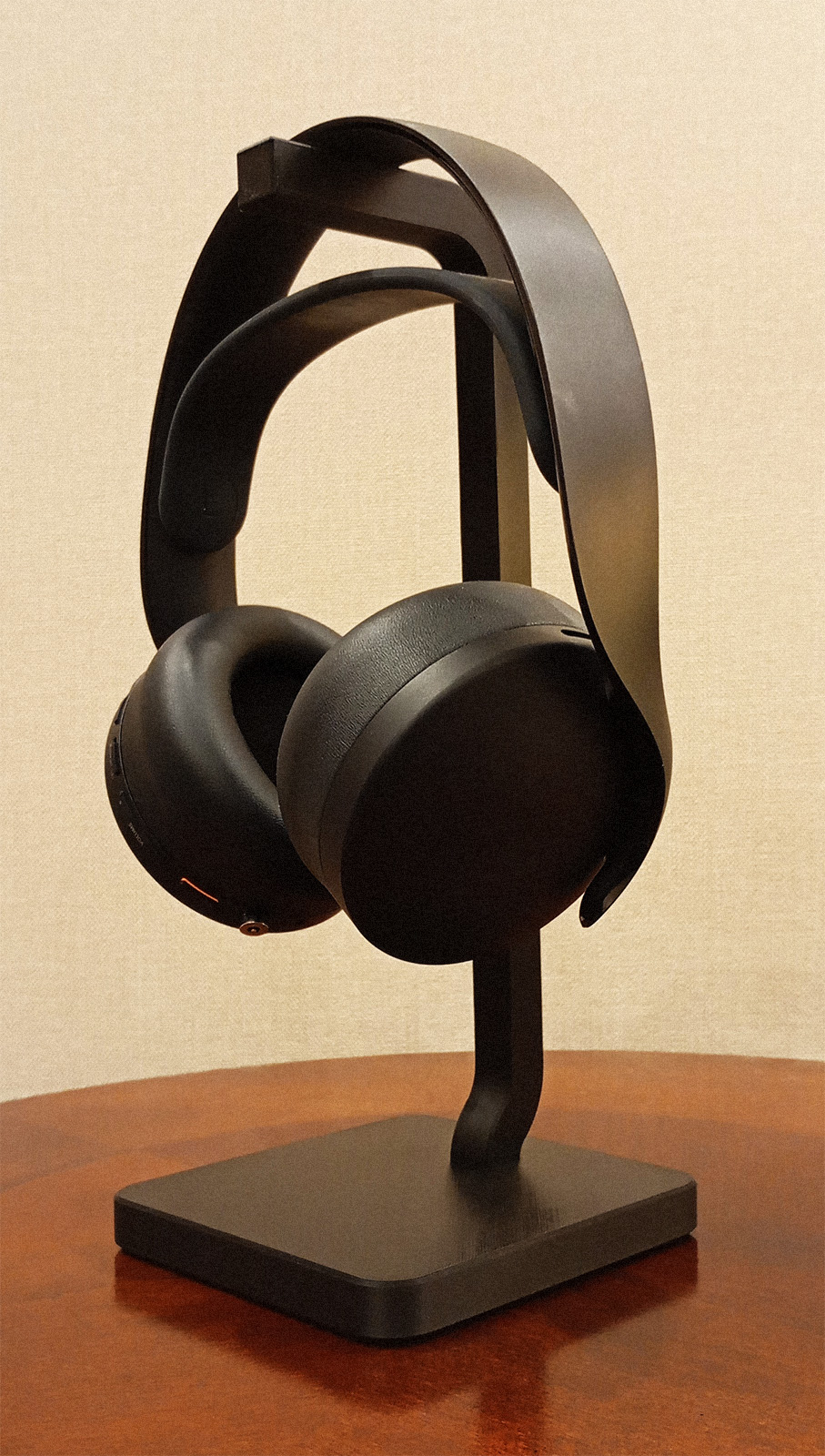 Headphone stand