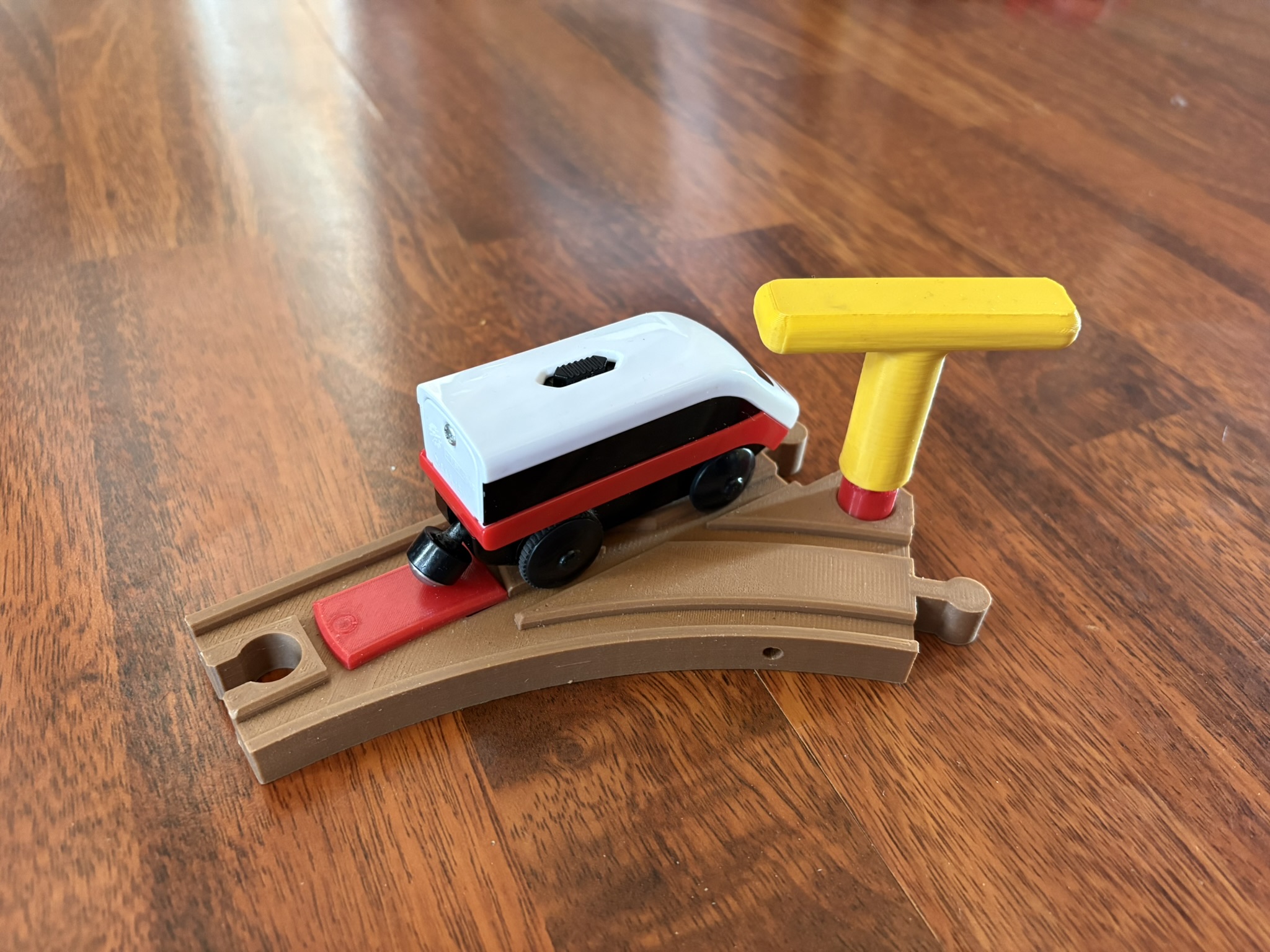 Brio Geared Switch: Child-Friendly Easy-Turn Key