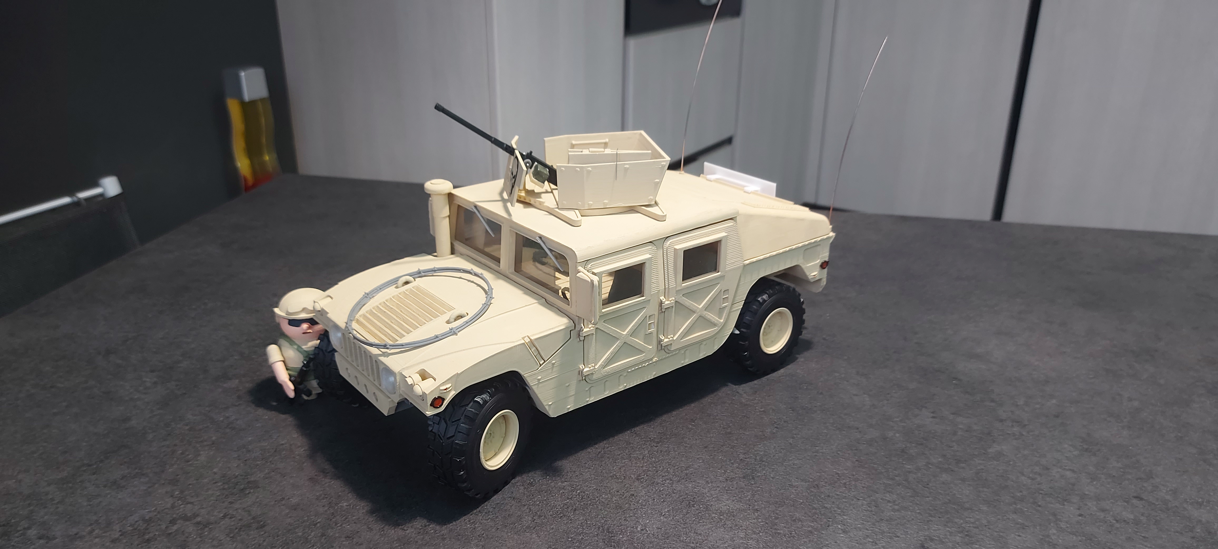 HUMVEE M998