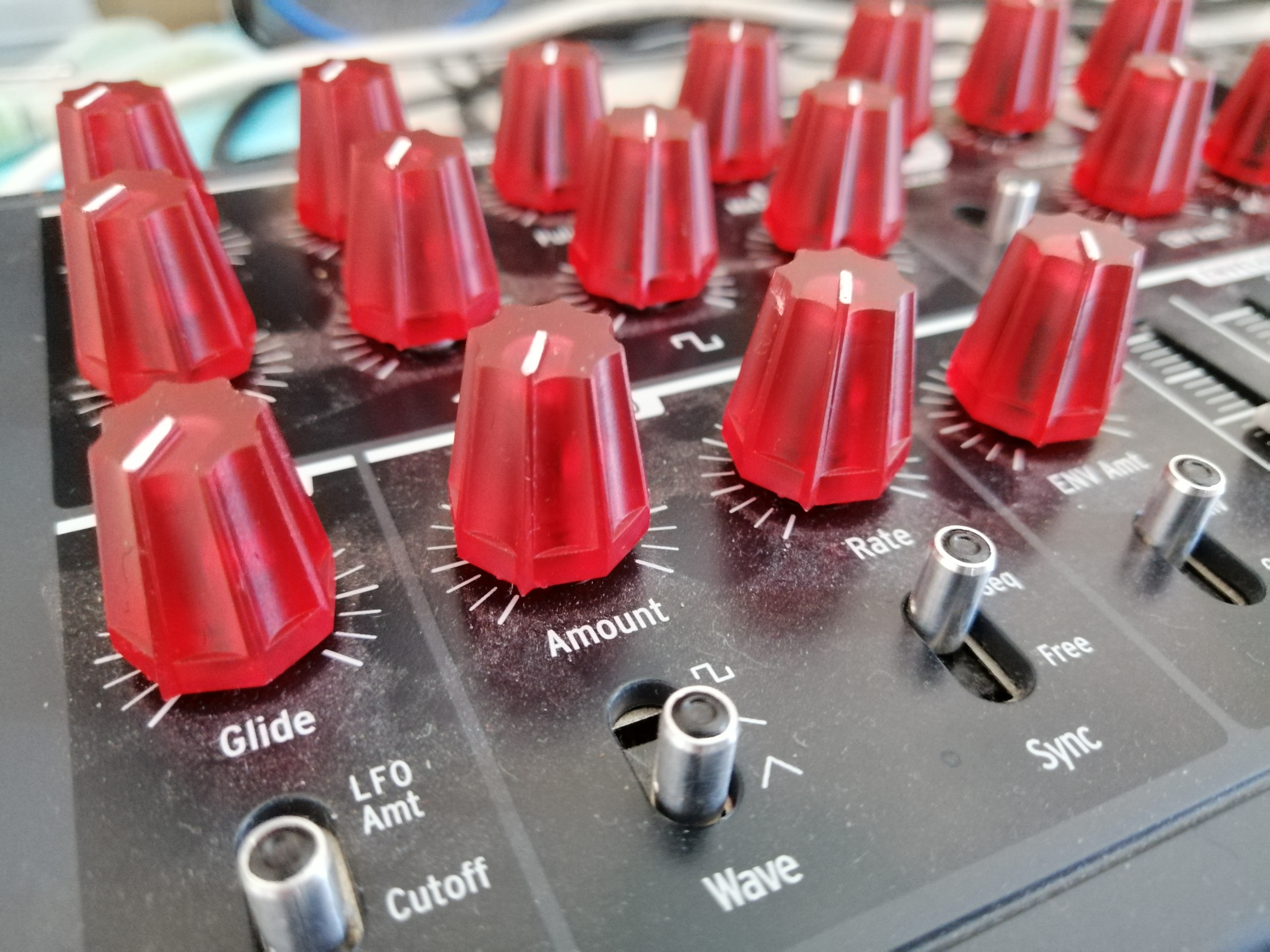 Replacement knobs for Arturia MicroBrute