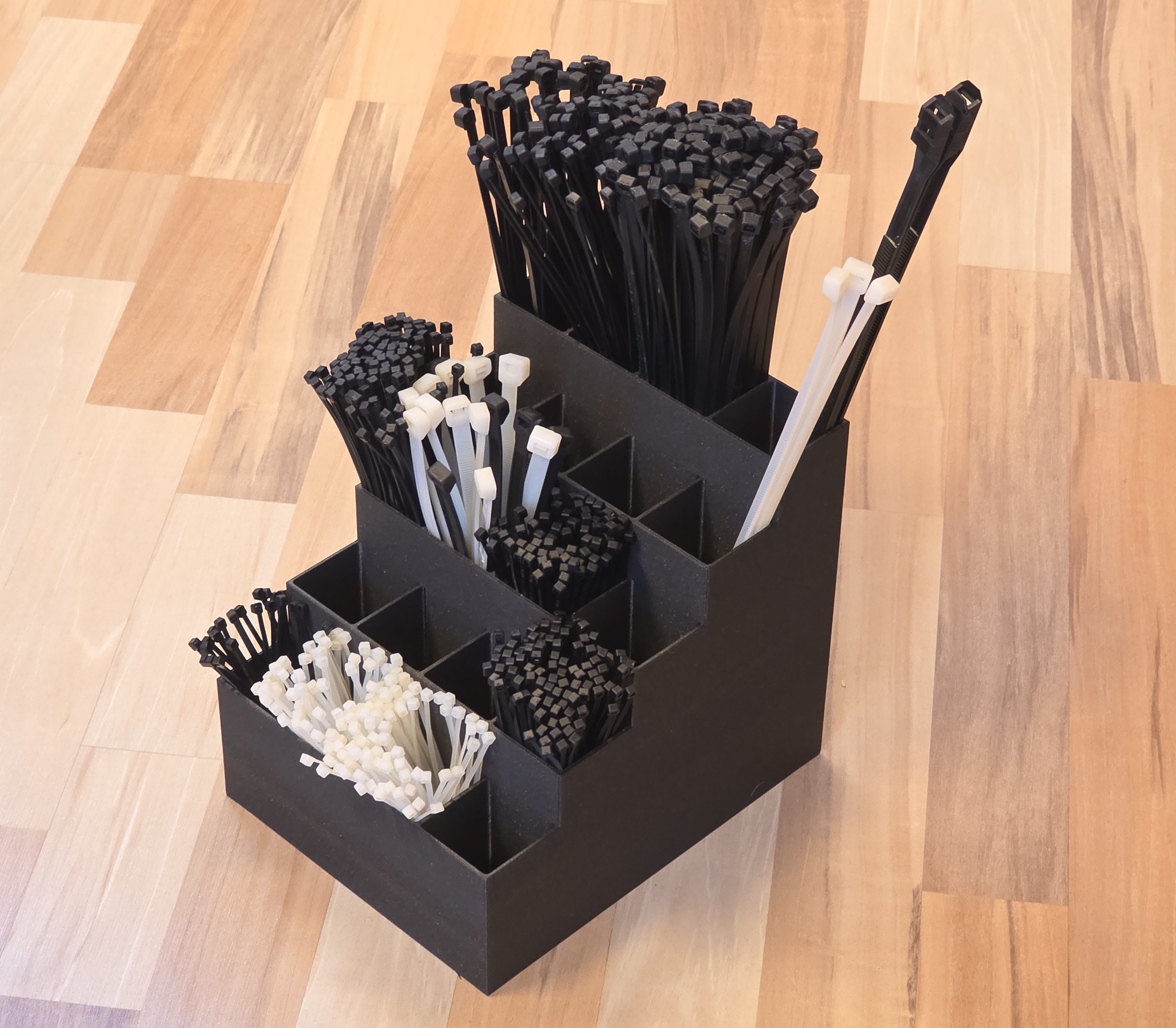Cable Tie Organizer / Kabelbinder-Organizer