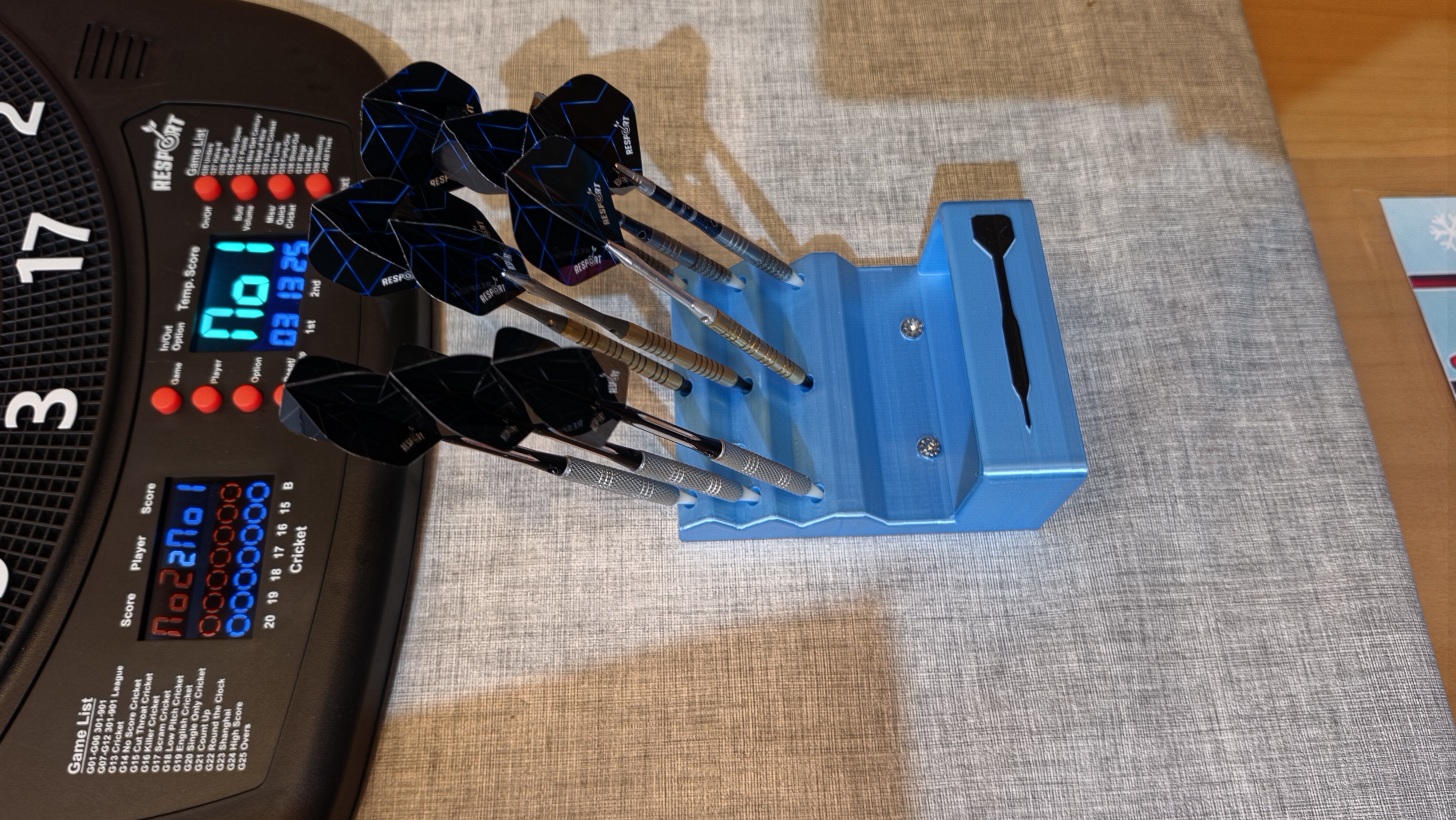 Halter Dart Pfeile 3D model