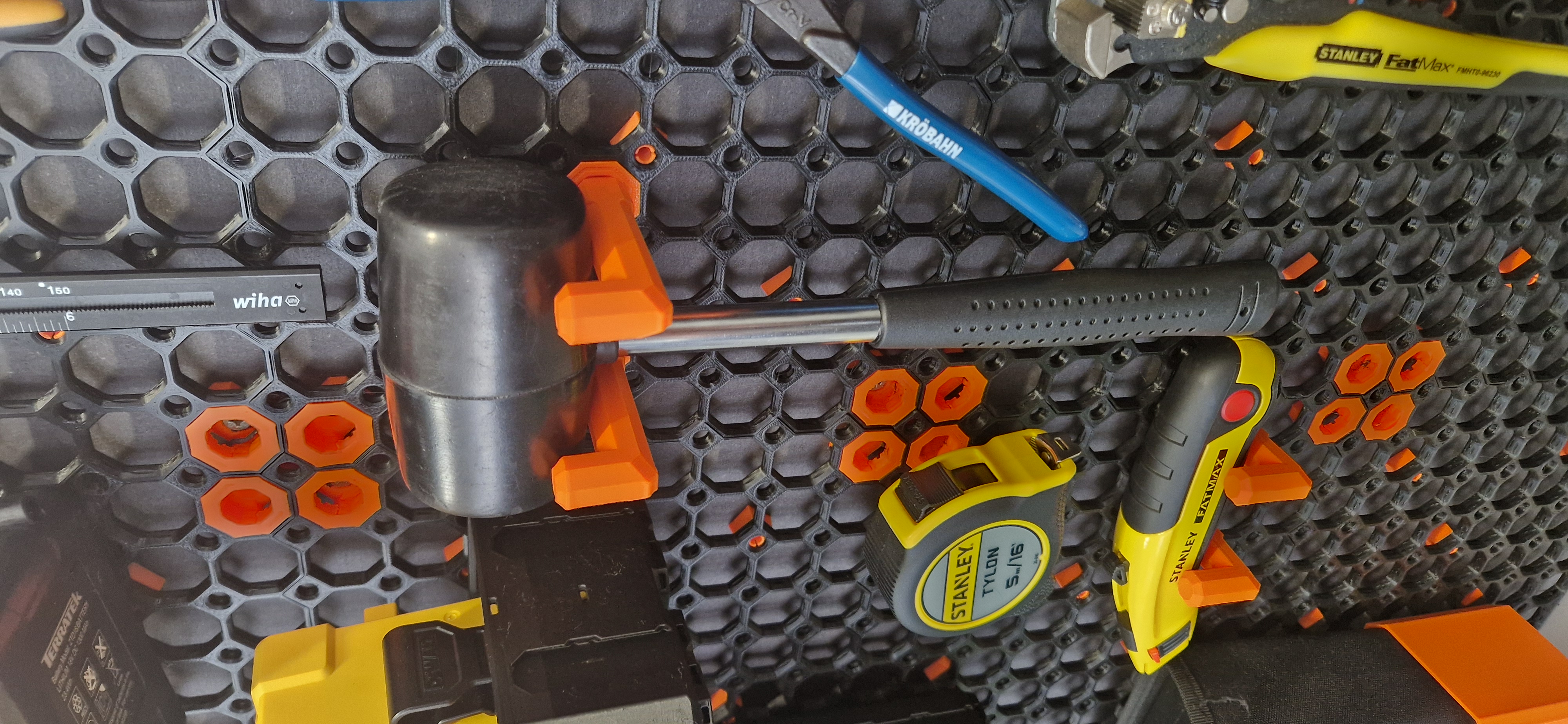 MultiBoard: Parametric Bolt-Locked Hooks — miniatura 2