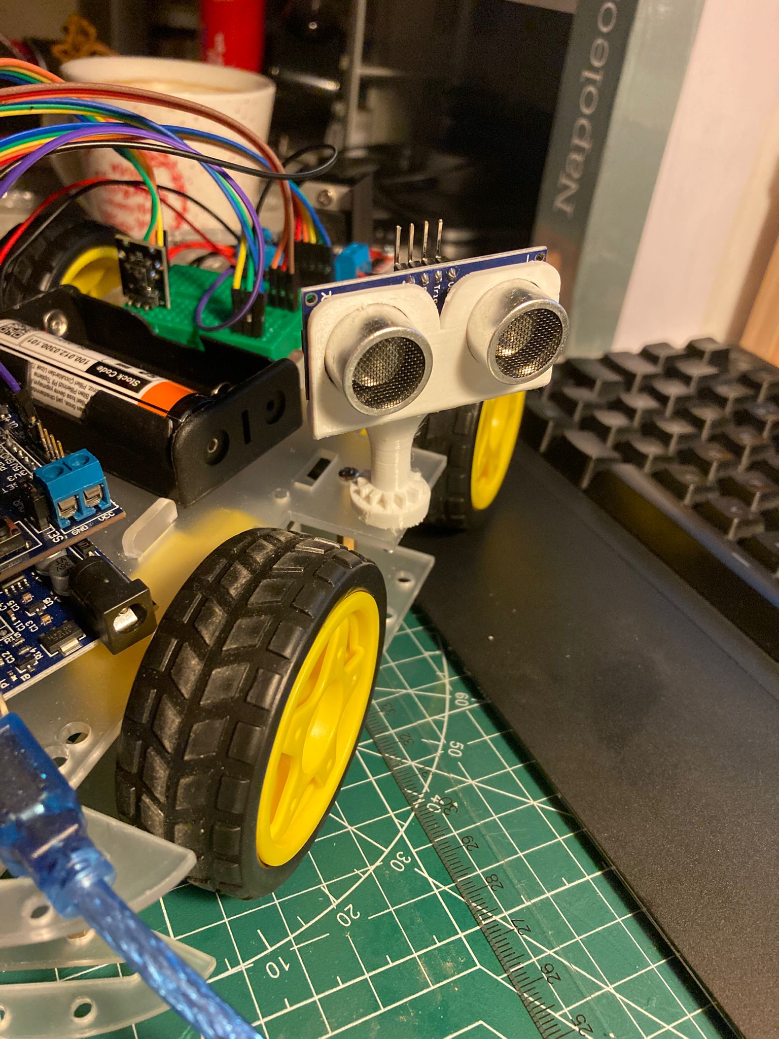 Rotatable HC-SR04 ultrasonic sensor support