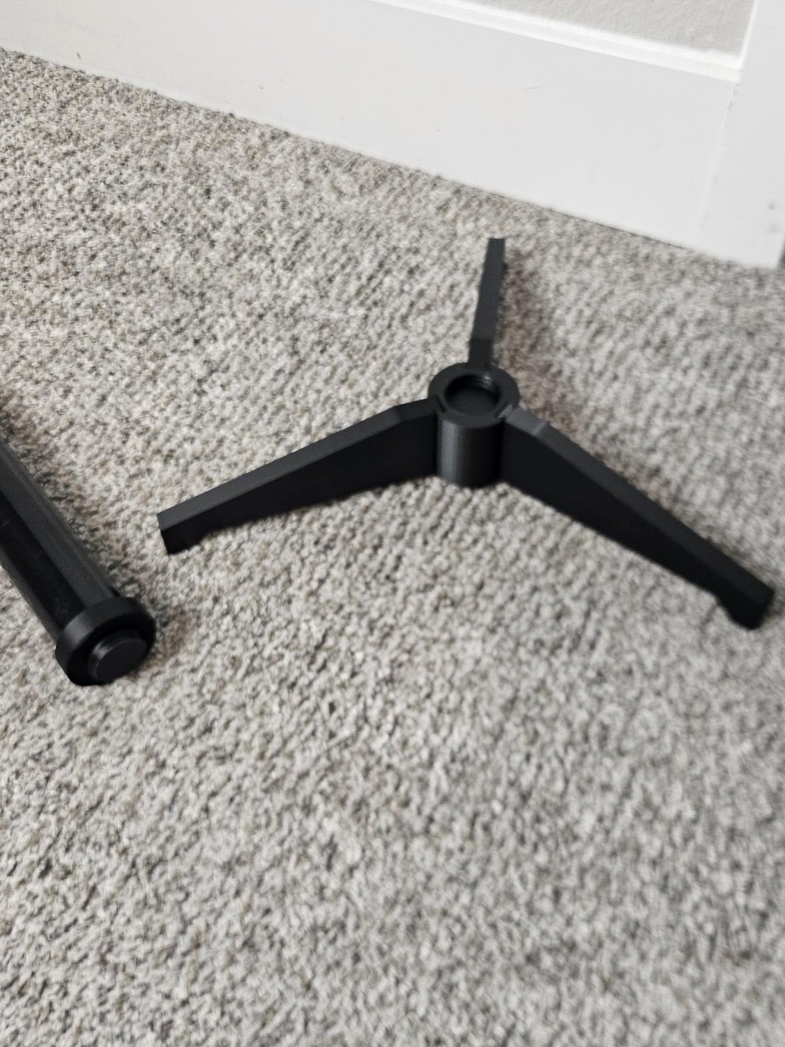 Miniatura 4 do modelo 3D Empty Spool Stand