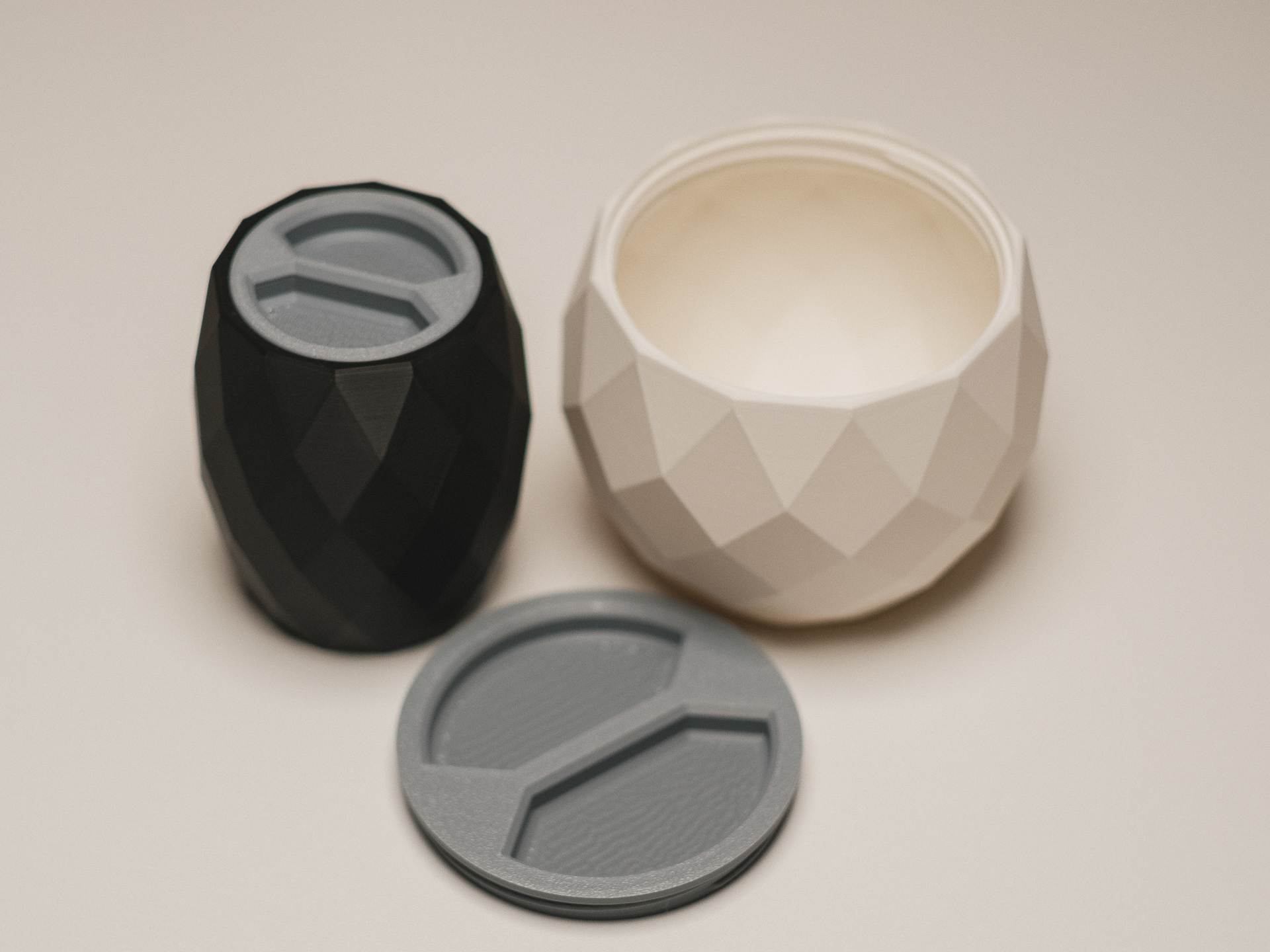 Miniatura 4 do modelo 3D Low Poly Container