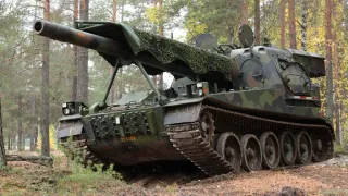 Bkan 1c/bandkanon 1c with moving barrel