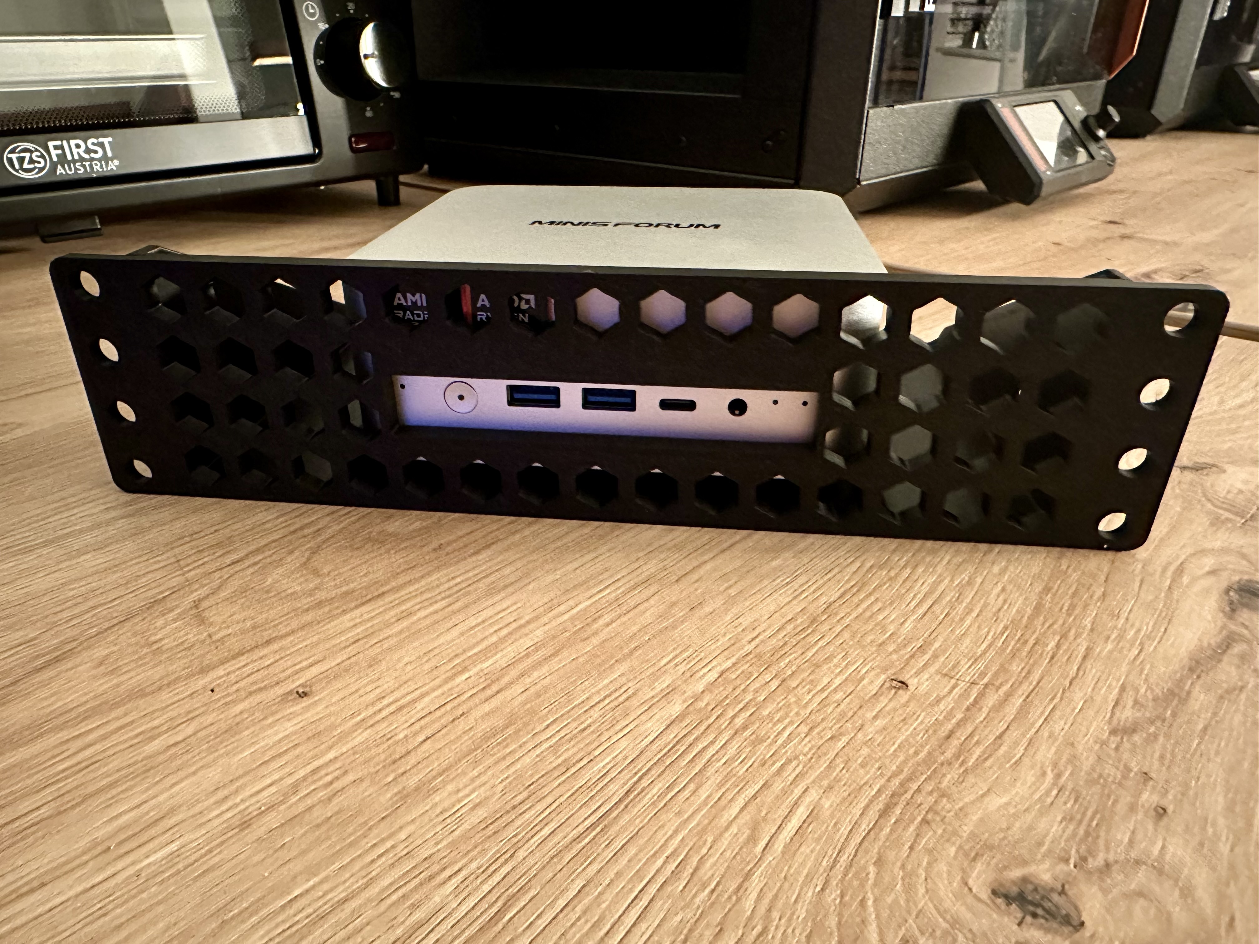 10" 1.5U Minis Forum AI X1 holder
