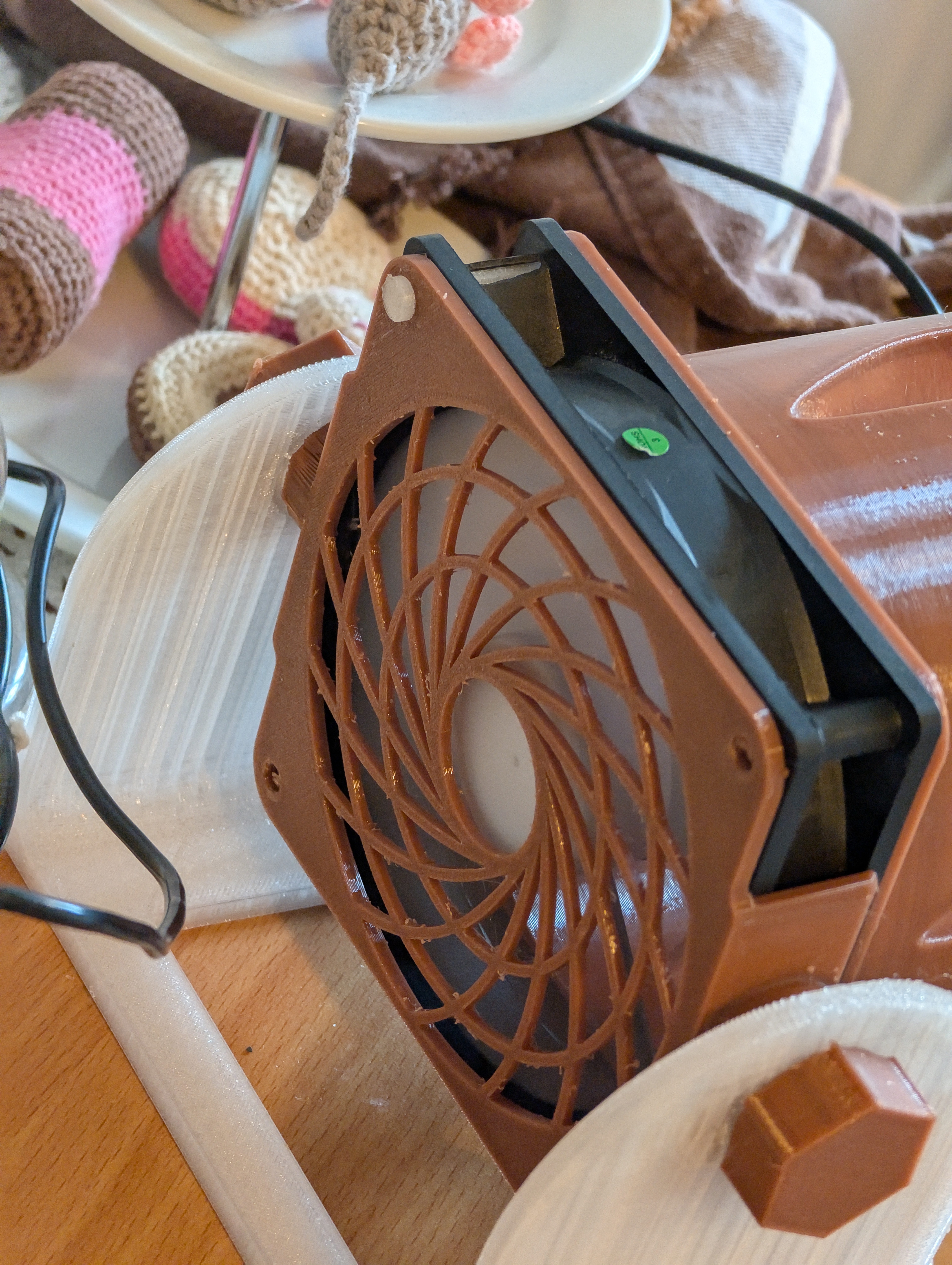 Noctua style desk fan with adjustable stand and noctua High efficency grille