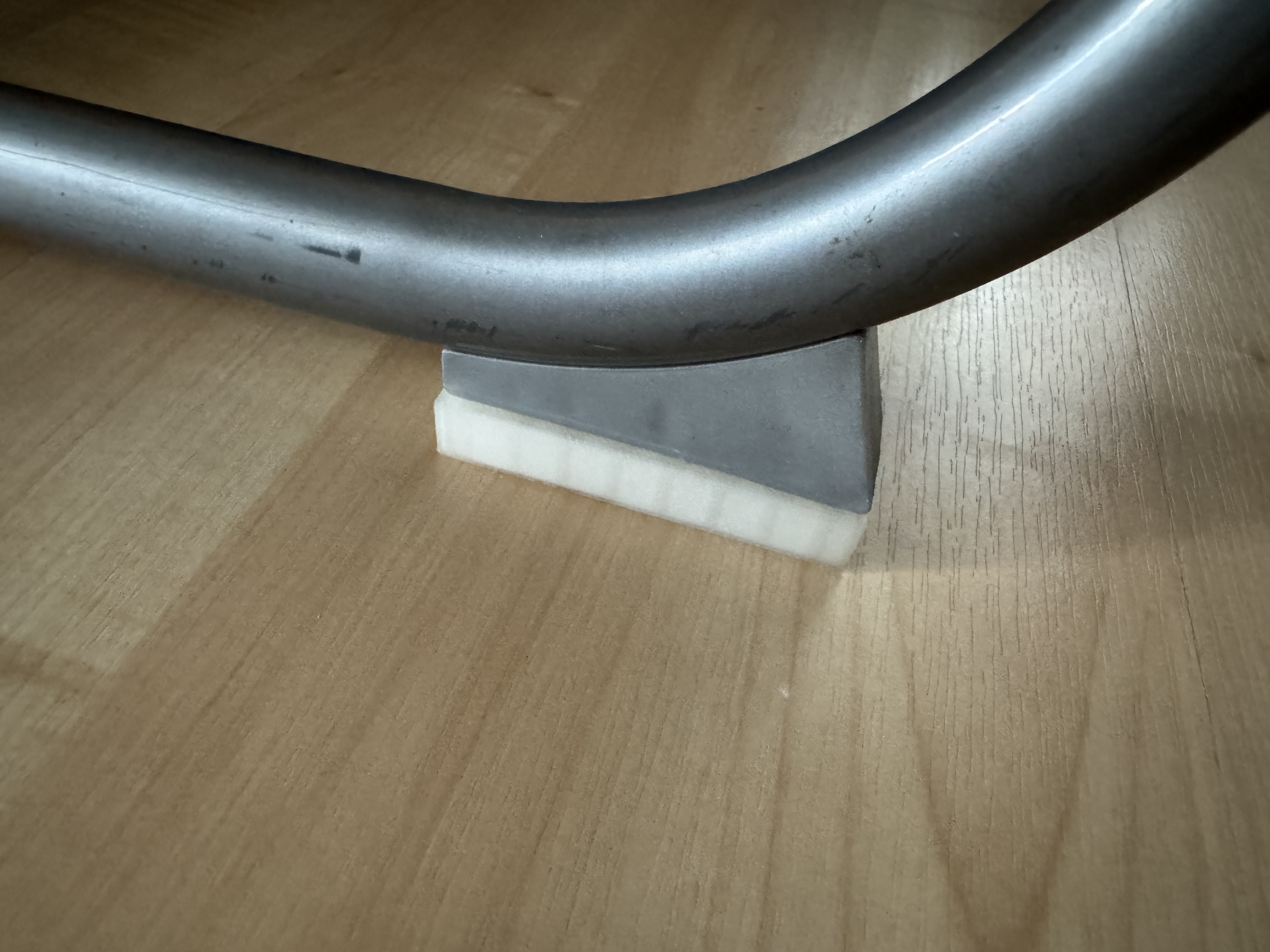 Ikea Hemberg table frame riser for vacuum robot safety