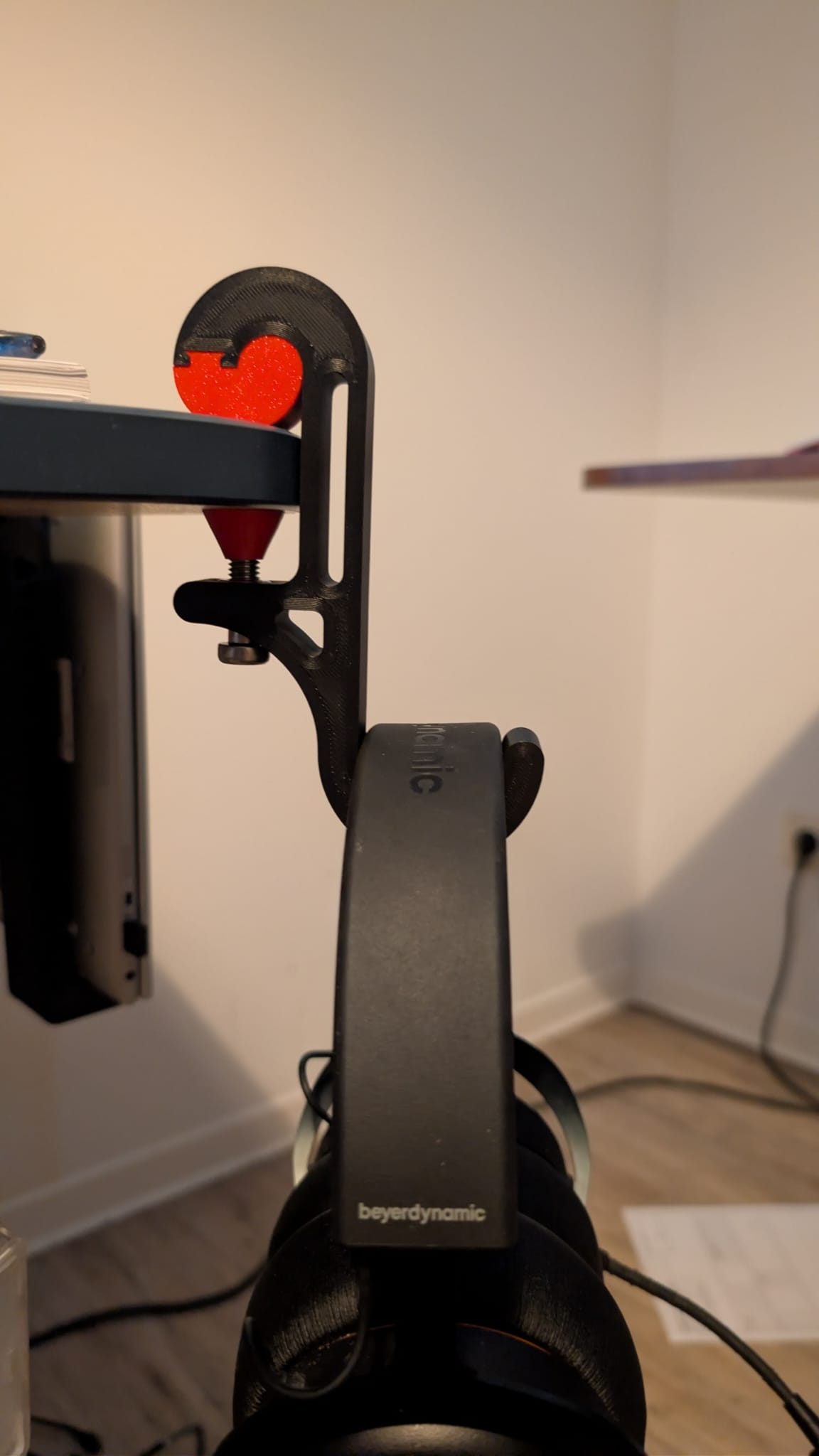Headset Hanger V2