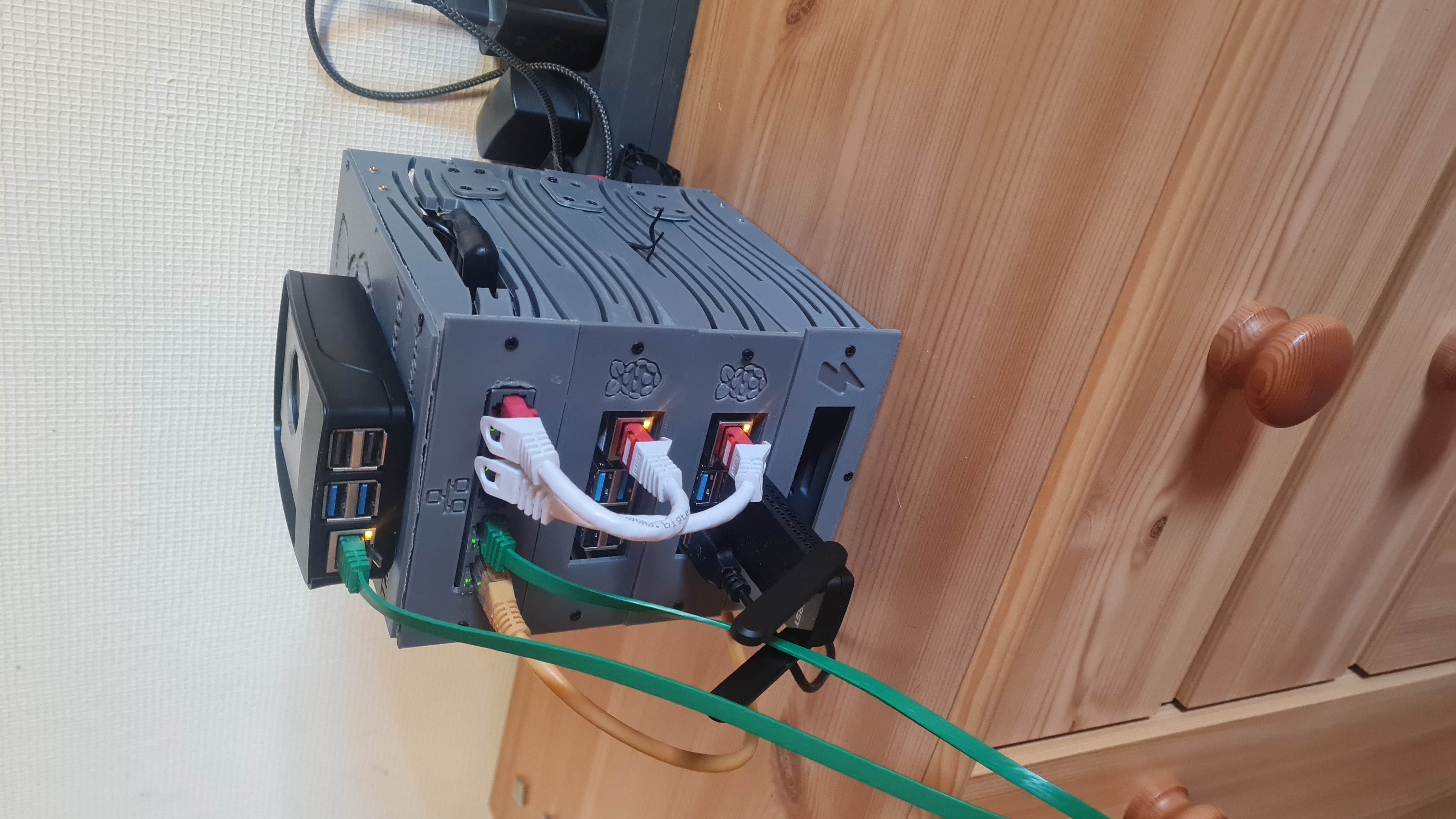 Raspberry Pi Mini Serverrack