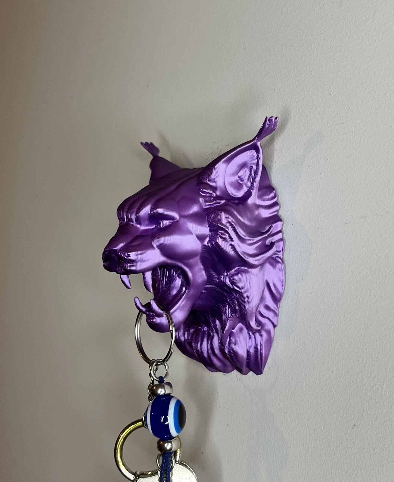 Wall mounted Maine coon cat decoration or Key chain holder