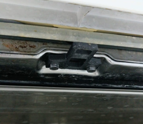 Eski Arçelik Bulaşık Makinesi Kapak Dili. / Dishwasher lid latch for old Arçelik appliances.