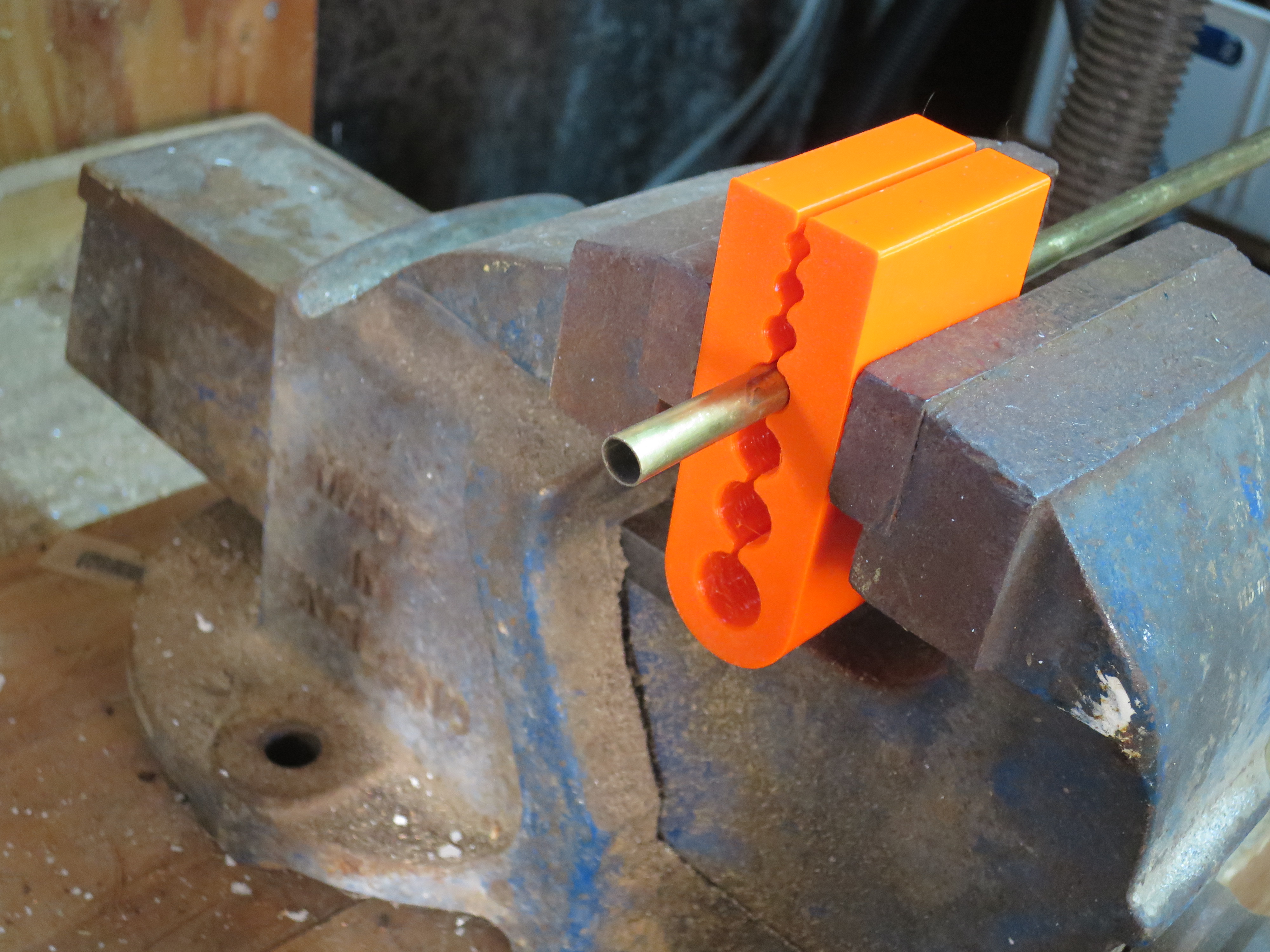 Dowel pin clamp