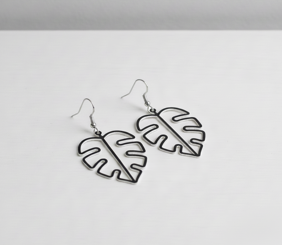 Fashionable Leaf shaped Earrings
