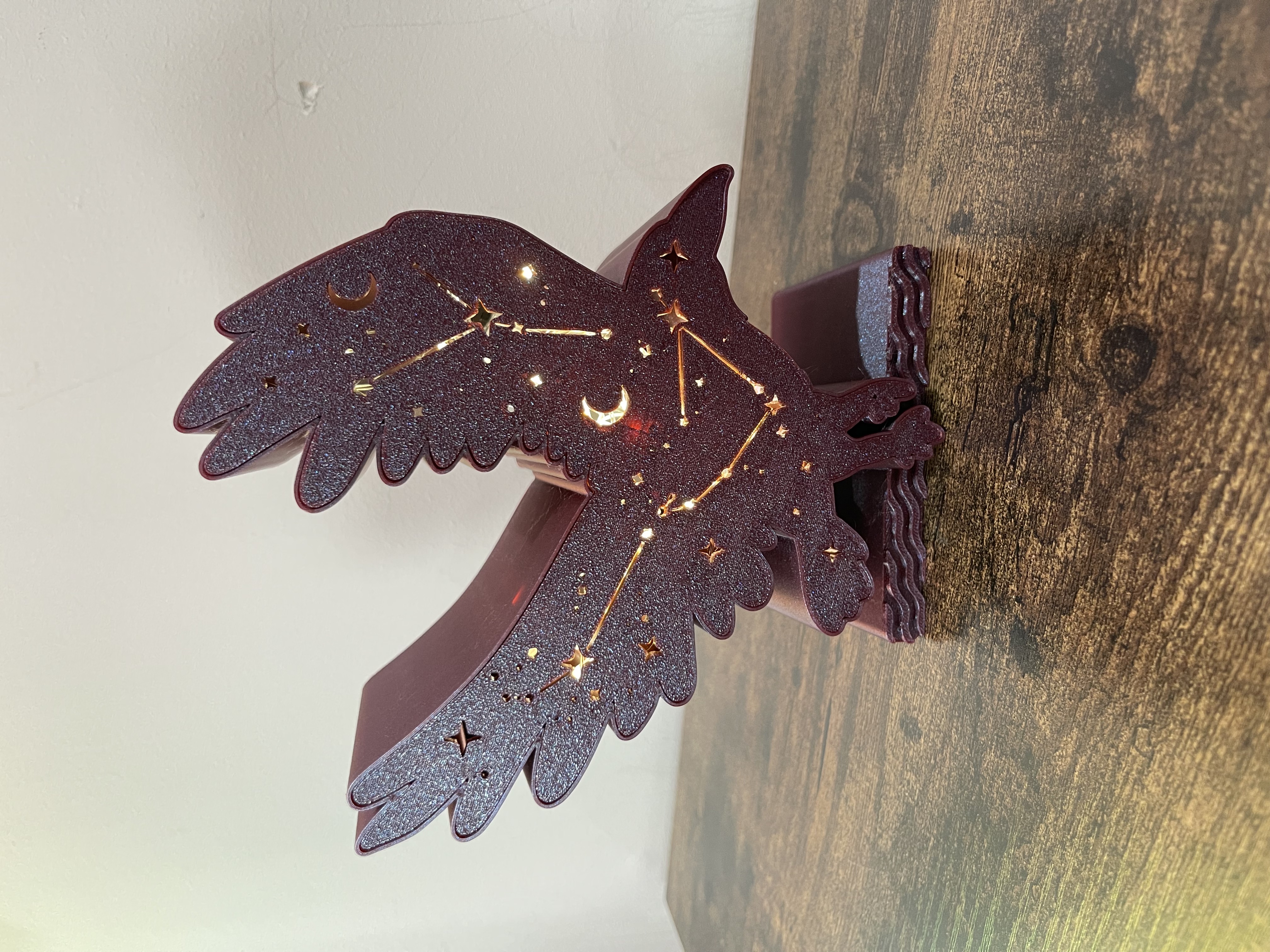 Cosmic Crow – Light-Up Constellation Shelf Display — miniatura 11
