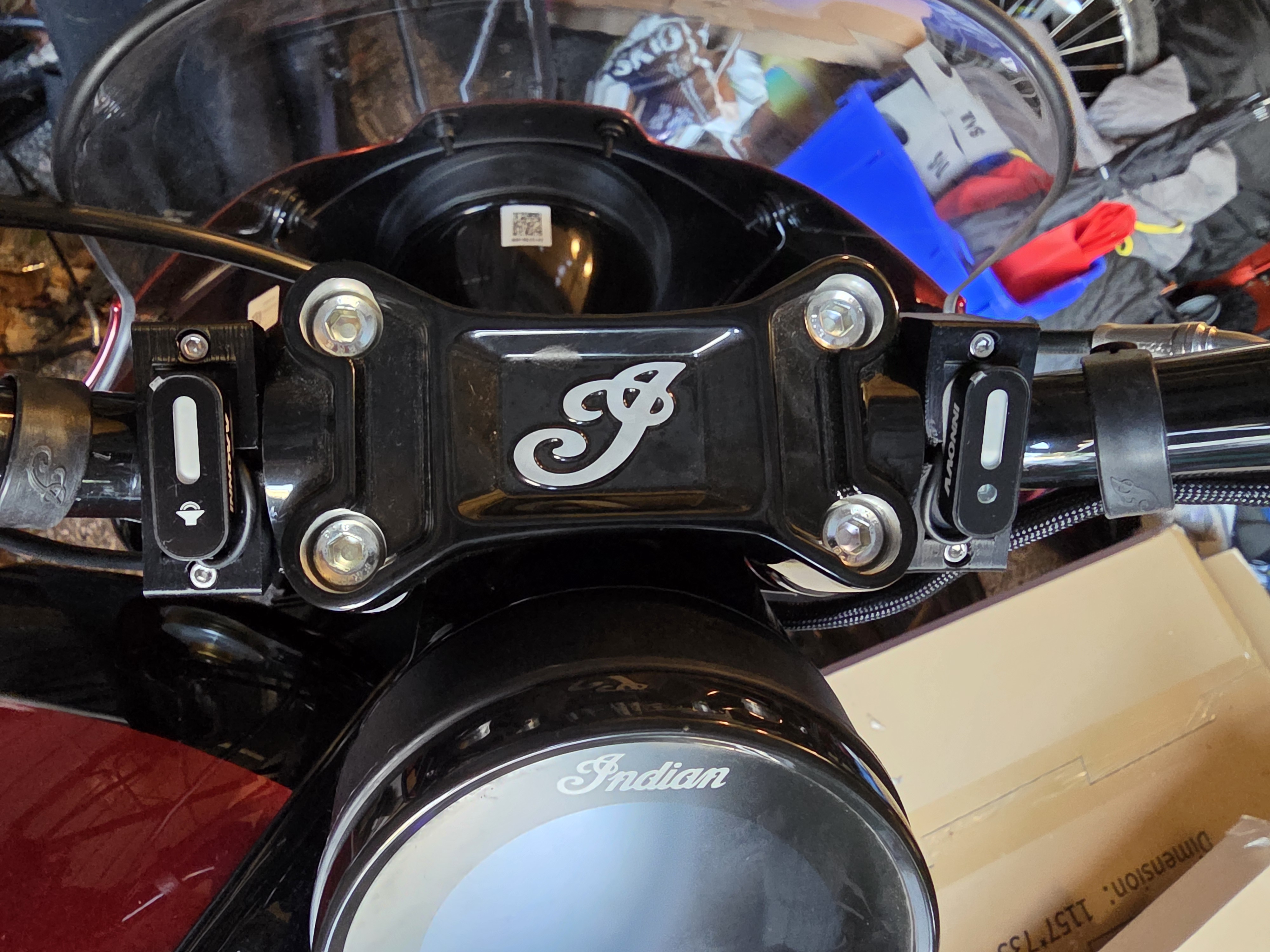 INNOVV RC6 - ThirdEye LED indicator handlebar clamp
