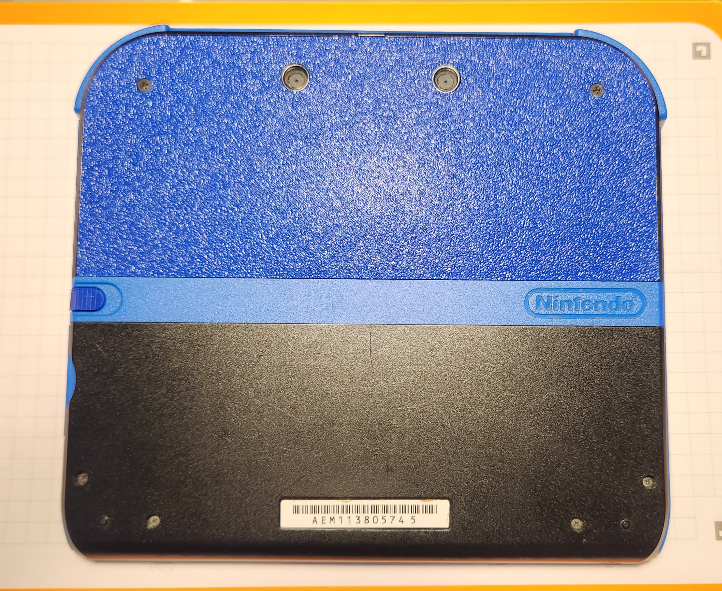 Nintendo 2ds battery cover plate
