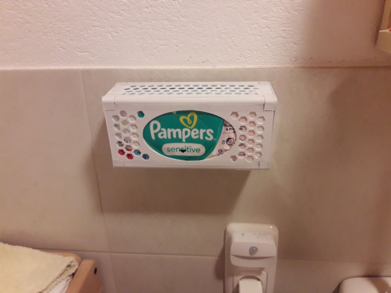 wetwipes wall box