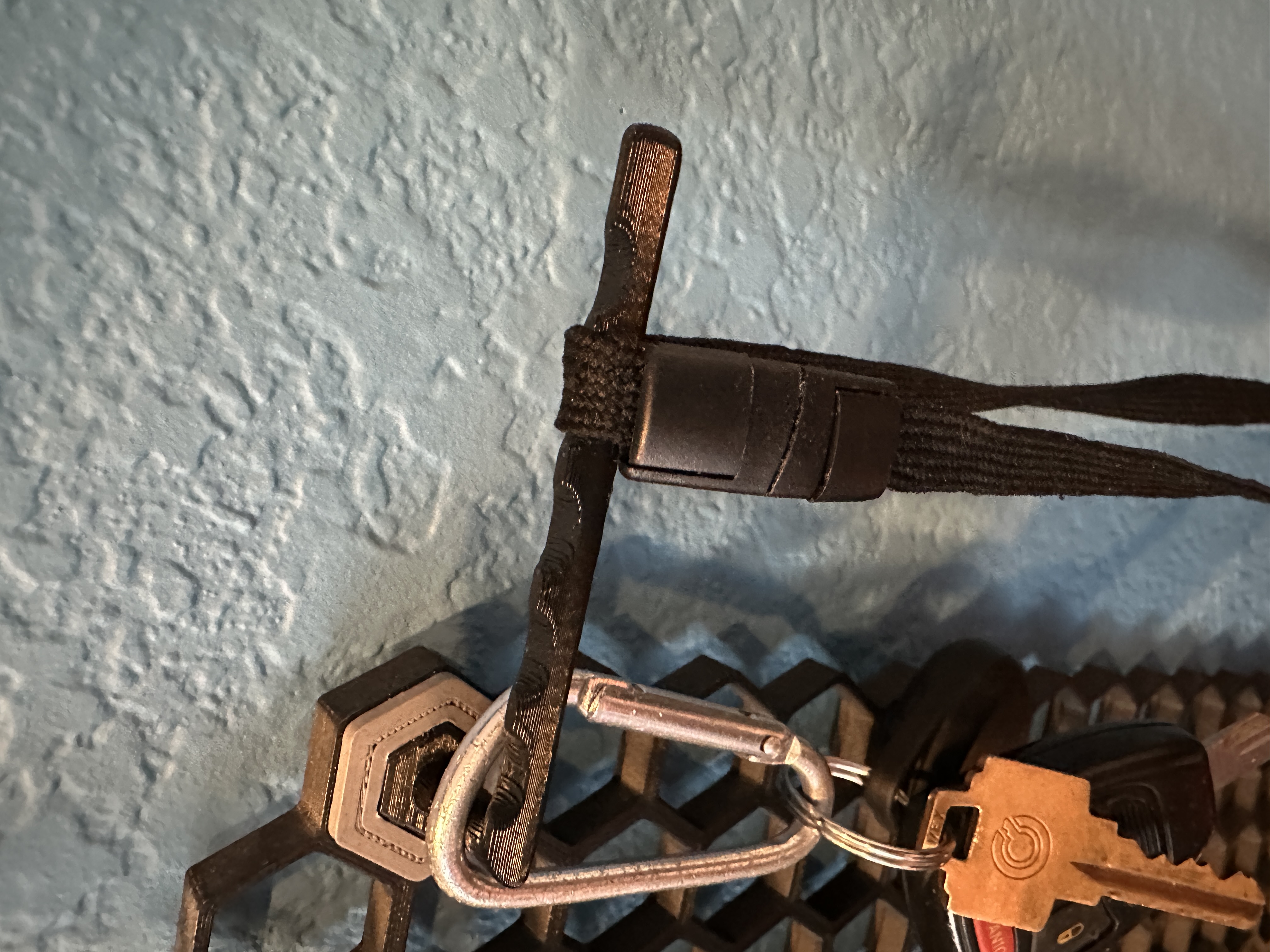 HSW Wallet Holder (with divots for hanging)