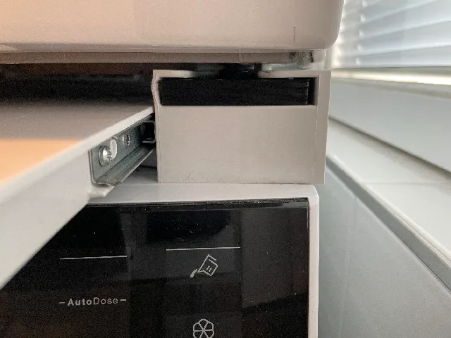 AEG/Electrolux A1WYHSK2 stacking kit with pull out shelf locking piece