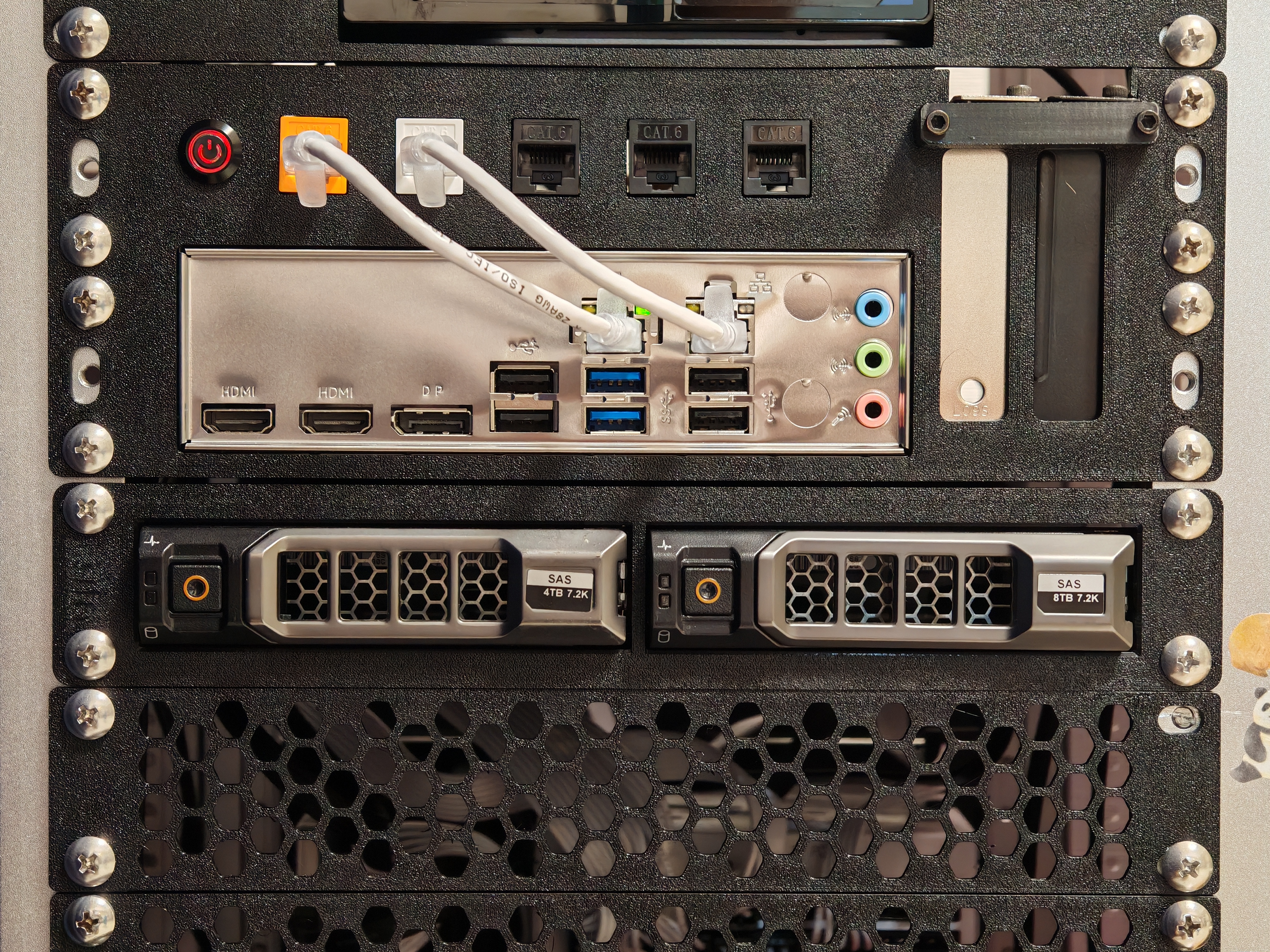 2U Mini ITX case for 10" rack with keystones