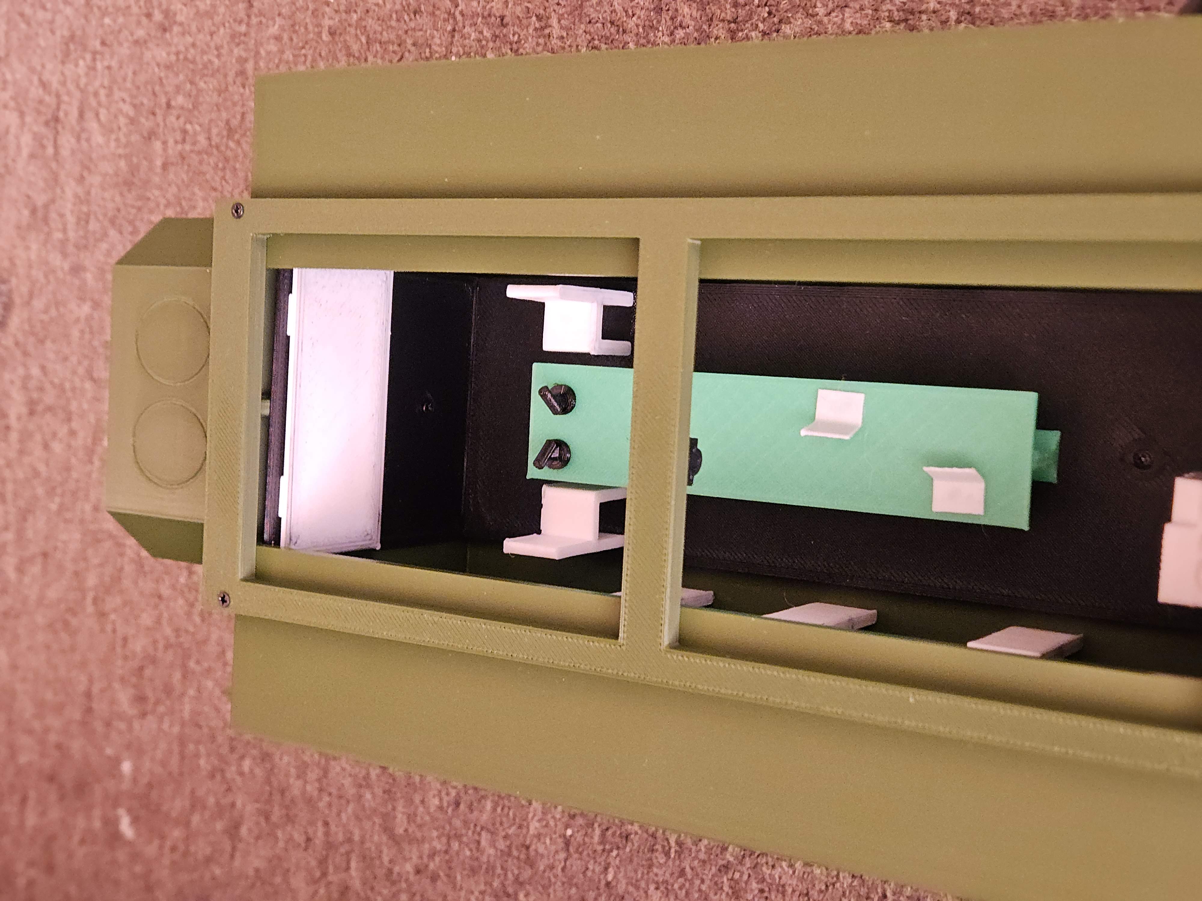 Heavy Tactical Truck with Multimedia Container ISO 20 — miniatura 4