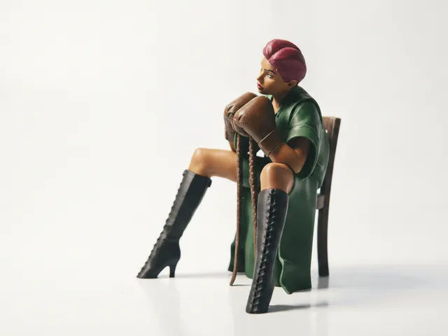Boxer Babe Seated Female Figure 3D Printable