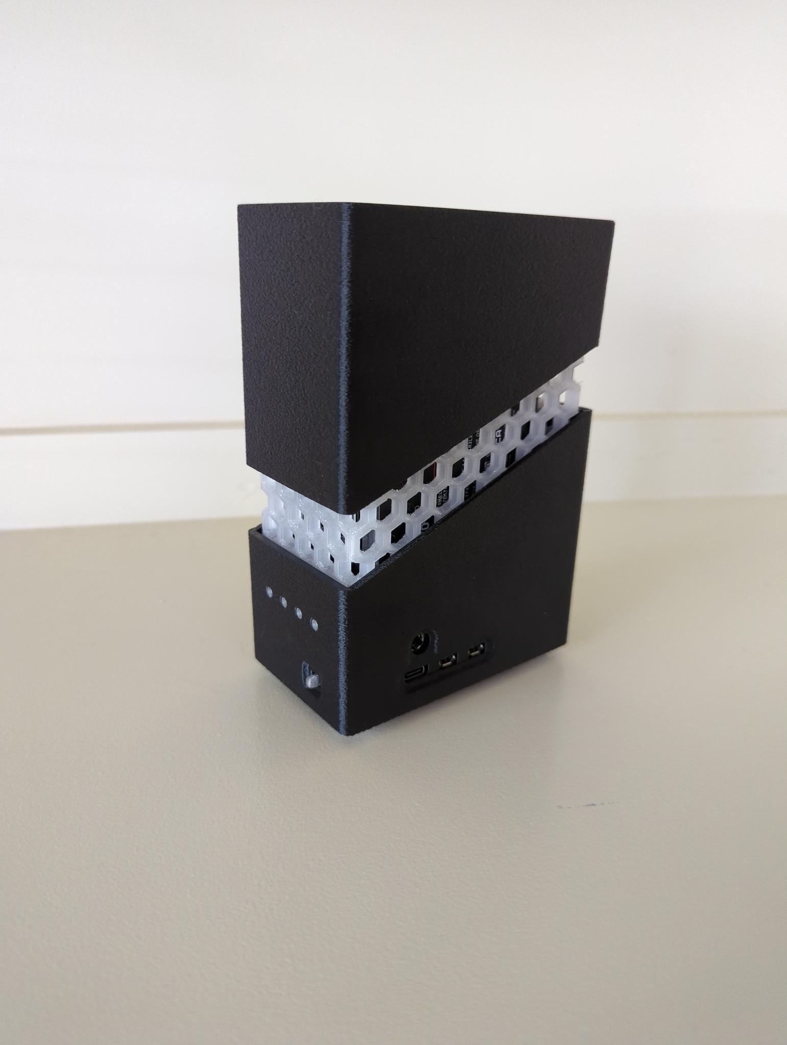 Raspberry Pi 5 + Radxa Penta SATA Hat NAS Case