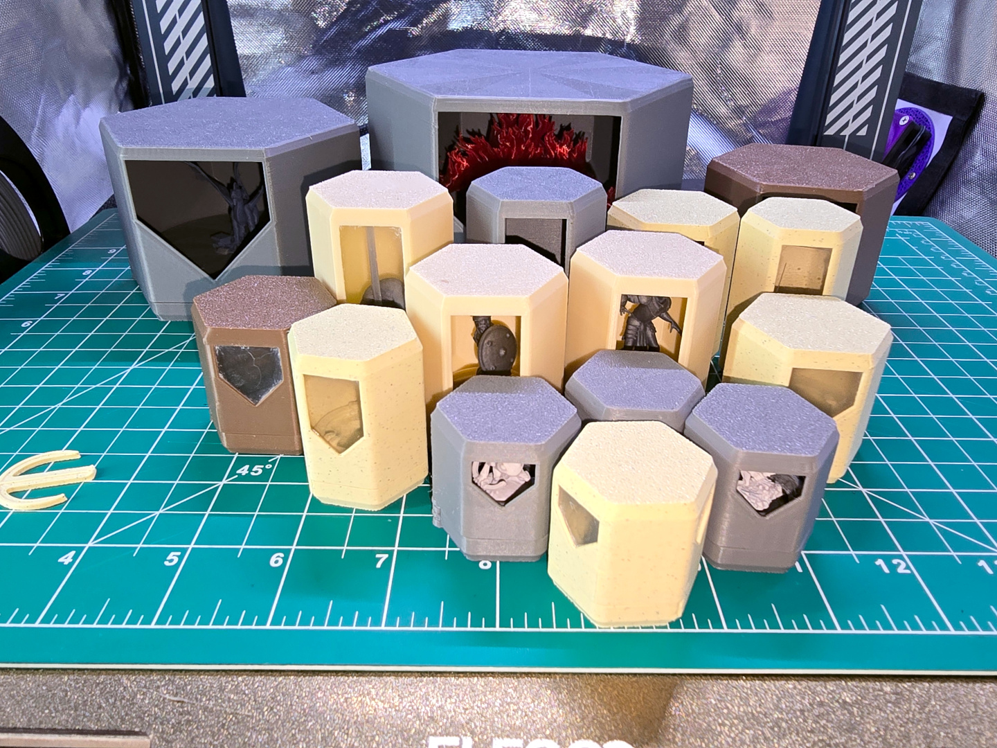 Miniatura 2 do modelo 3D HexiVault Parametric Mini Case