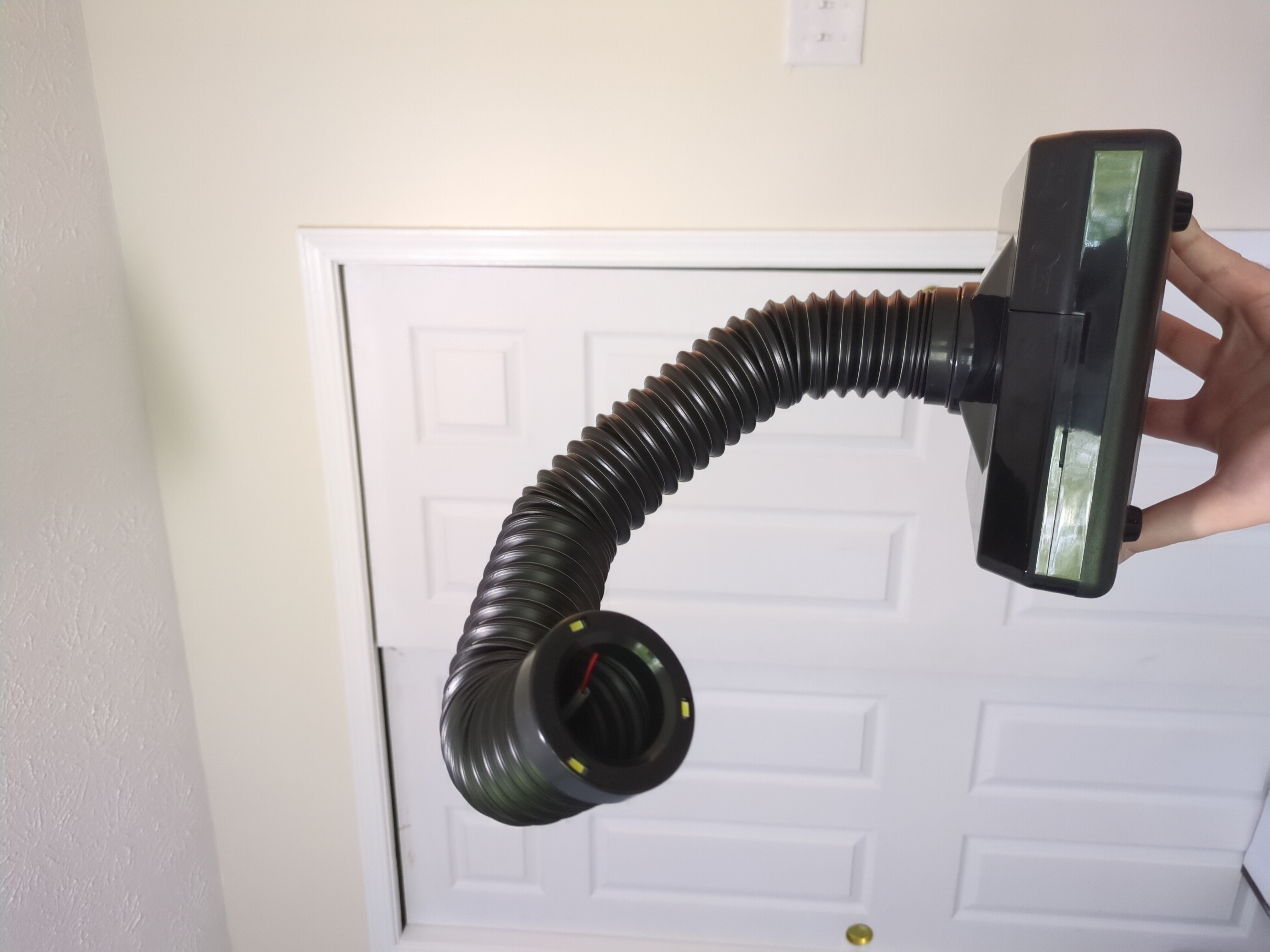 Nail Dust Collector / Solder Fume Extractor Hose Fastener
