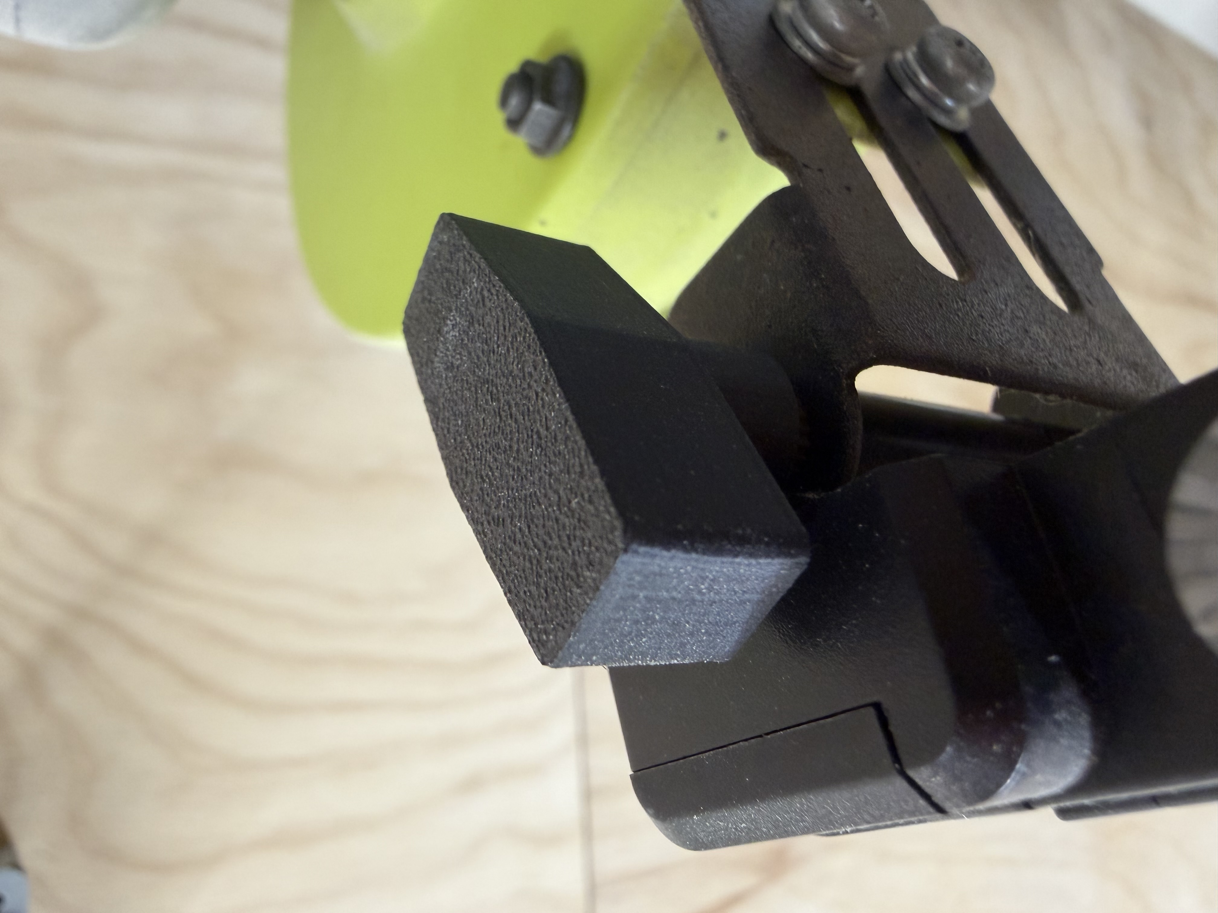 Bench grinder locking knob