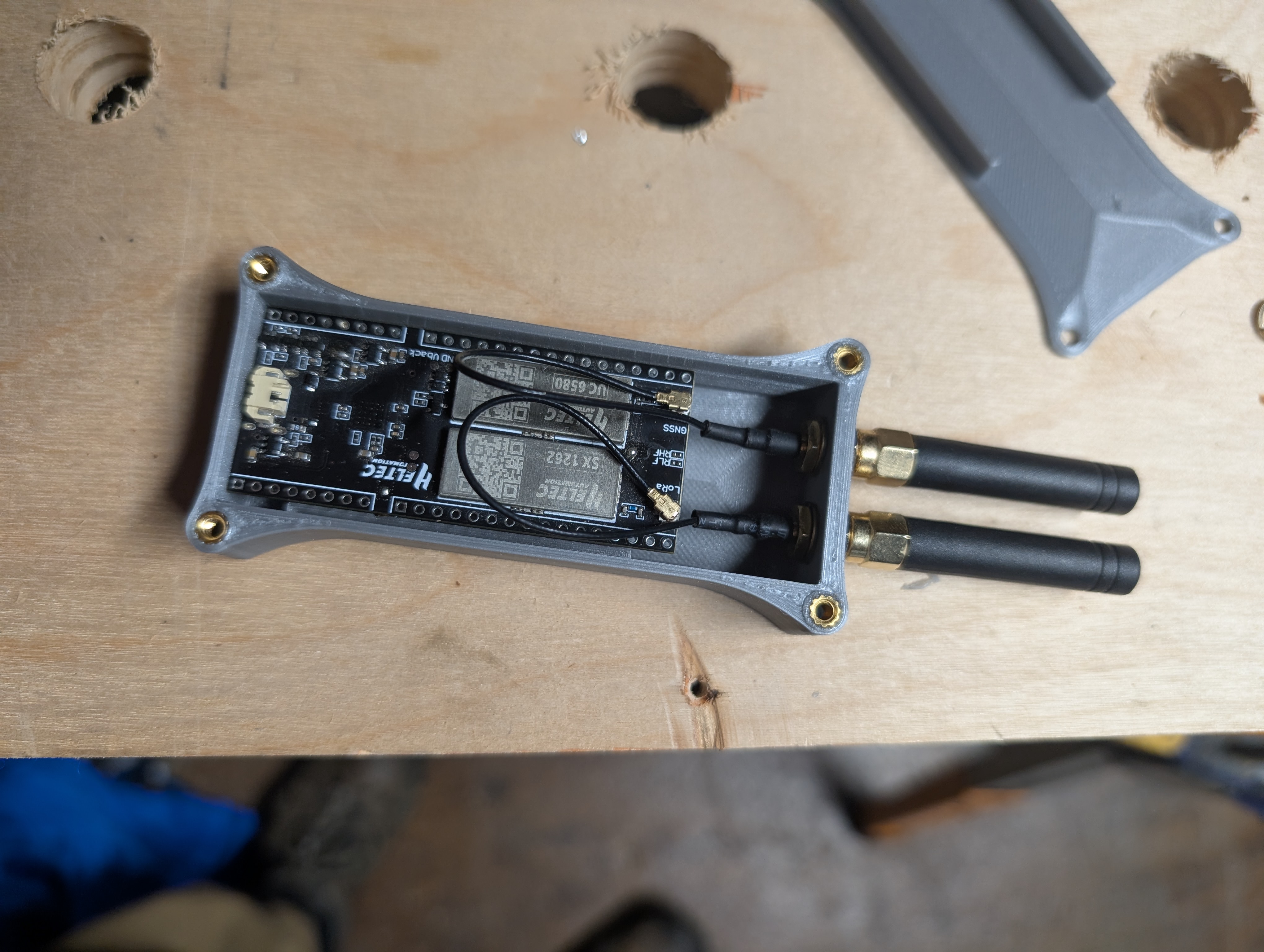 Heltec Tracker V1.1 Enclosure