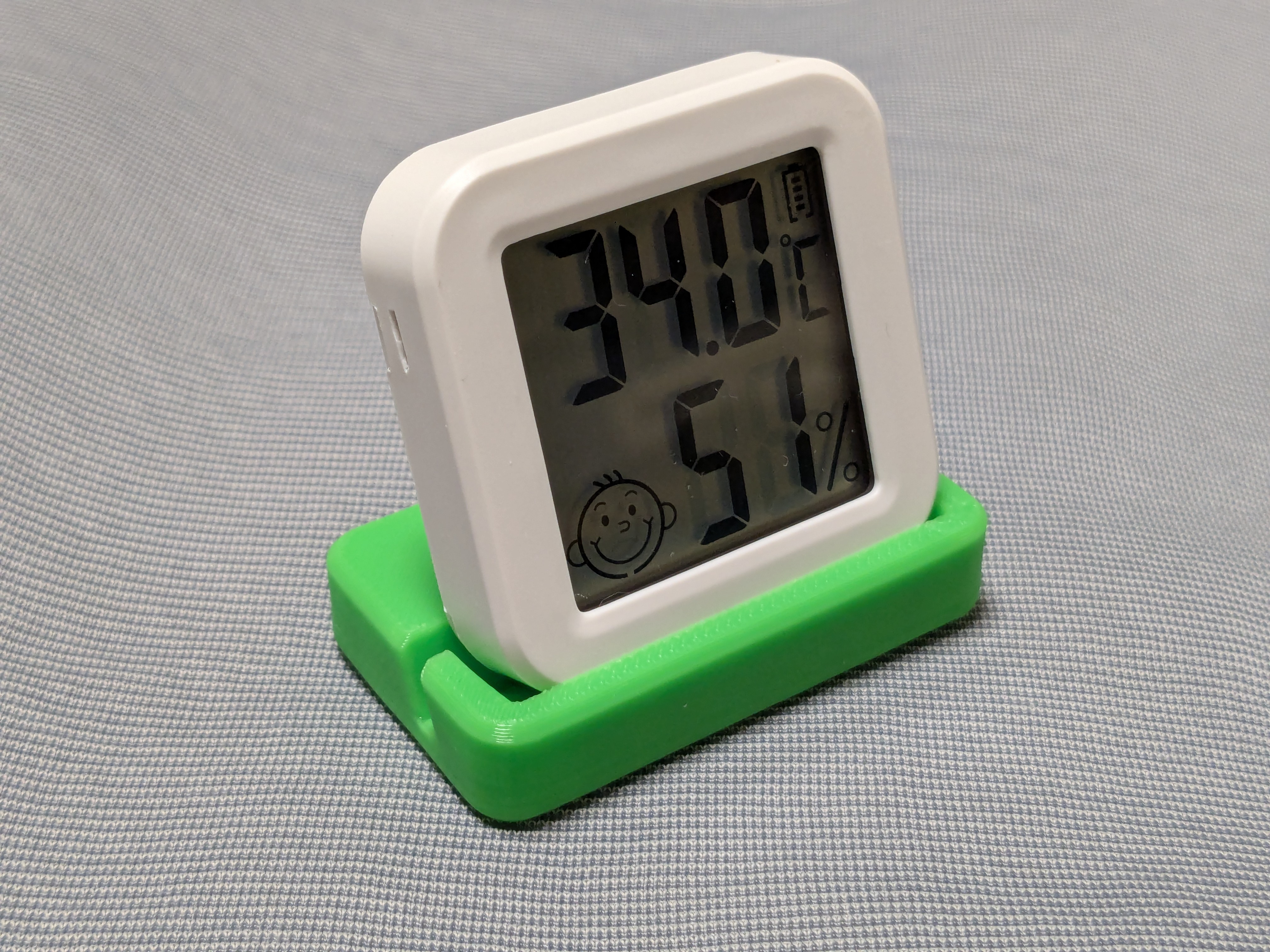 Simple Stand for a Smart Temperature and Humidity Sensor