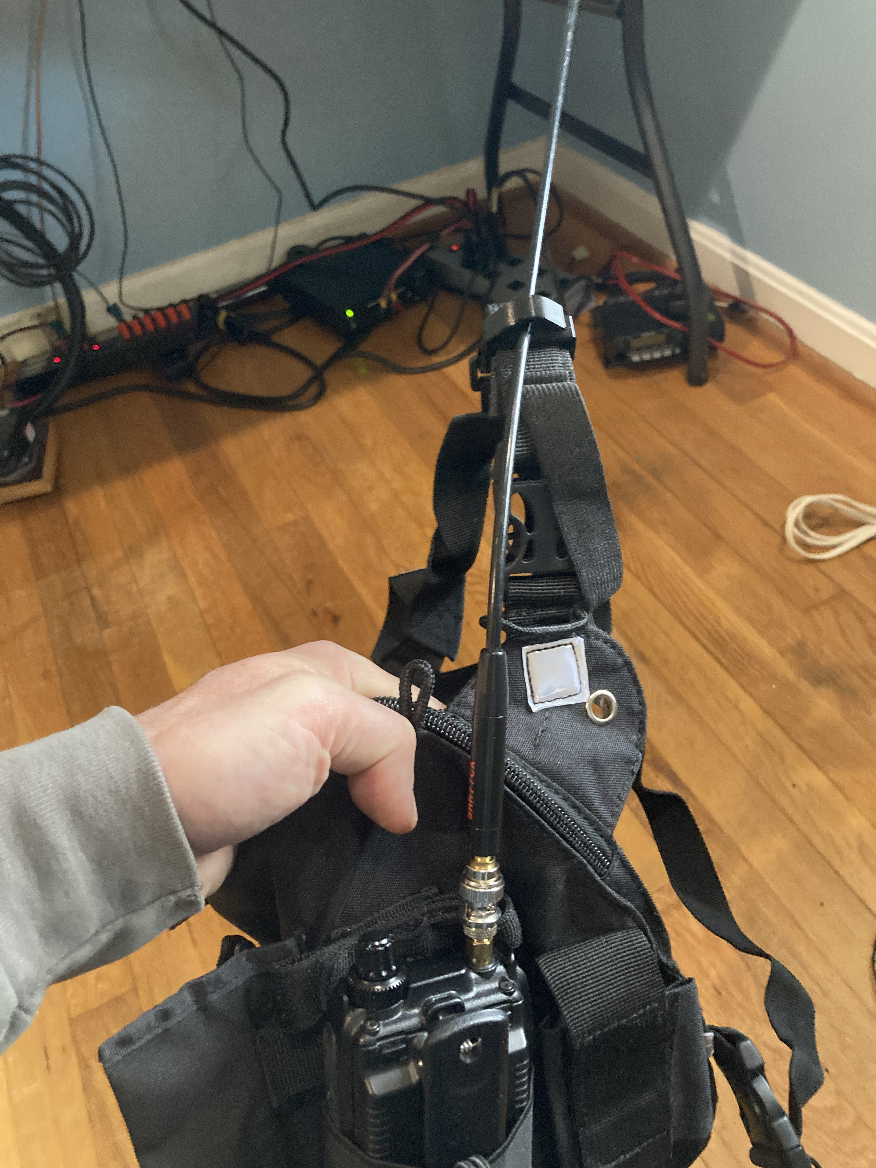 Antenna Clip for front carrier