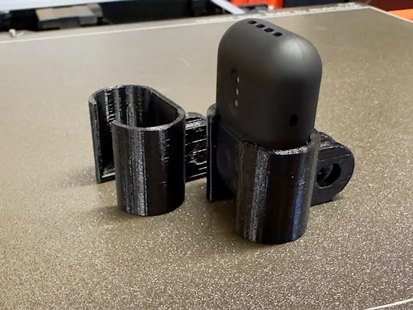 Instamic gopro mount with lock