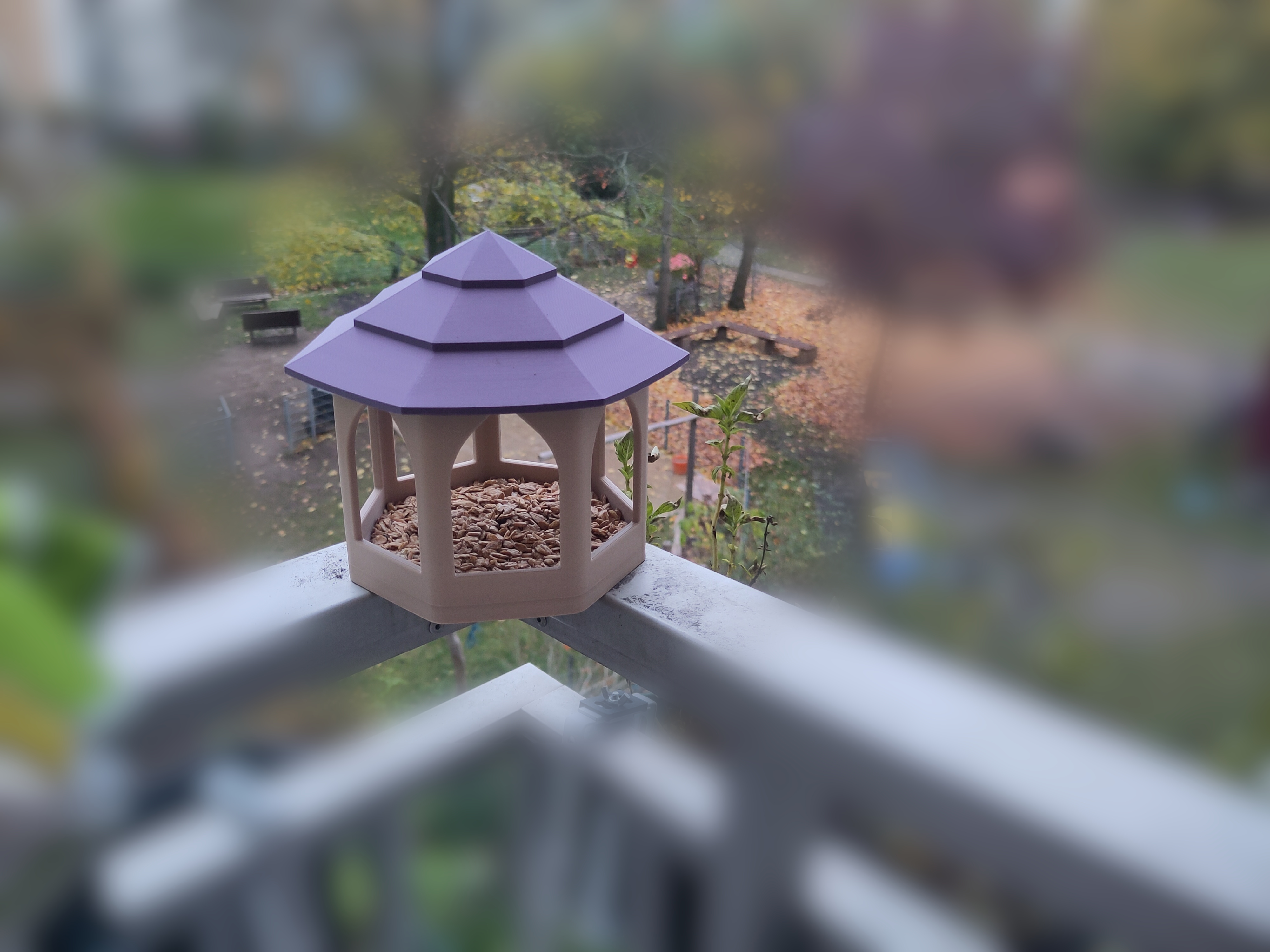 heptagonal bird house / bird feeder