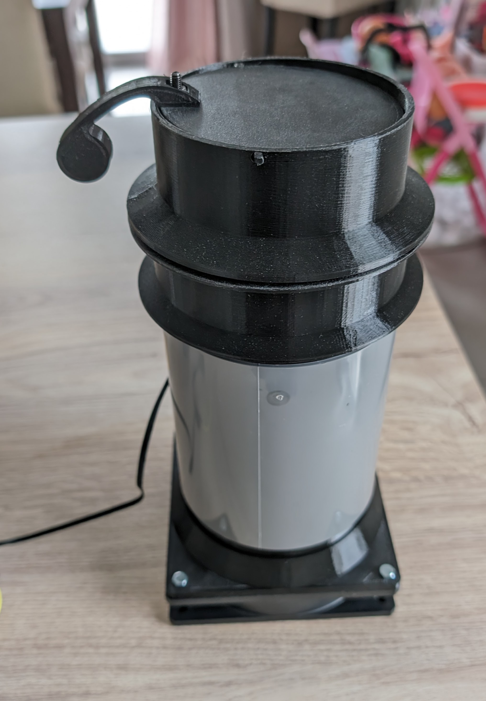 Mosquito trap with fan
