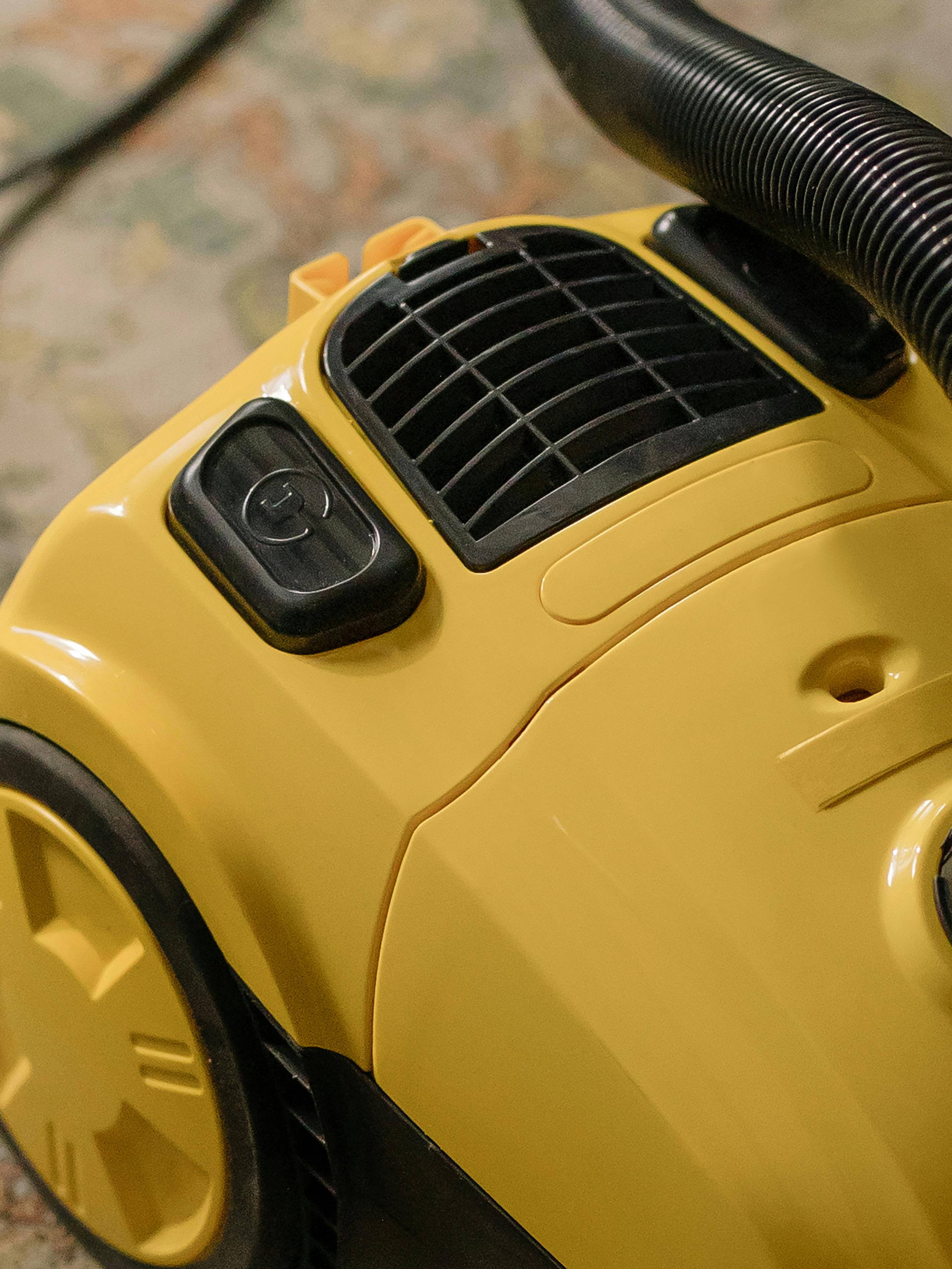 yellow space Cleaning robot
