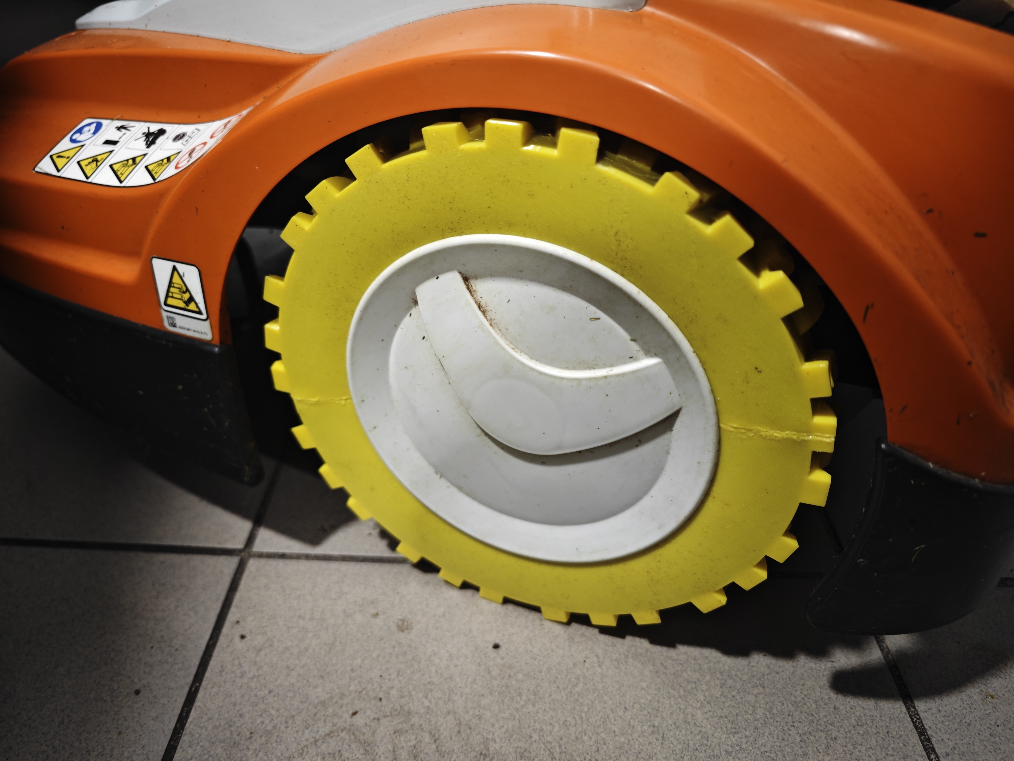 Stihl RMI 422  Terrain Tire