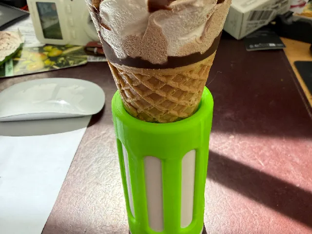 Ice Cone Holder / Eistütenhalter