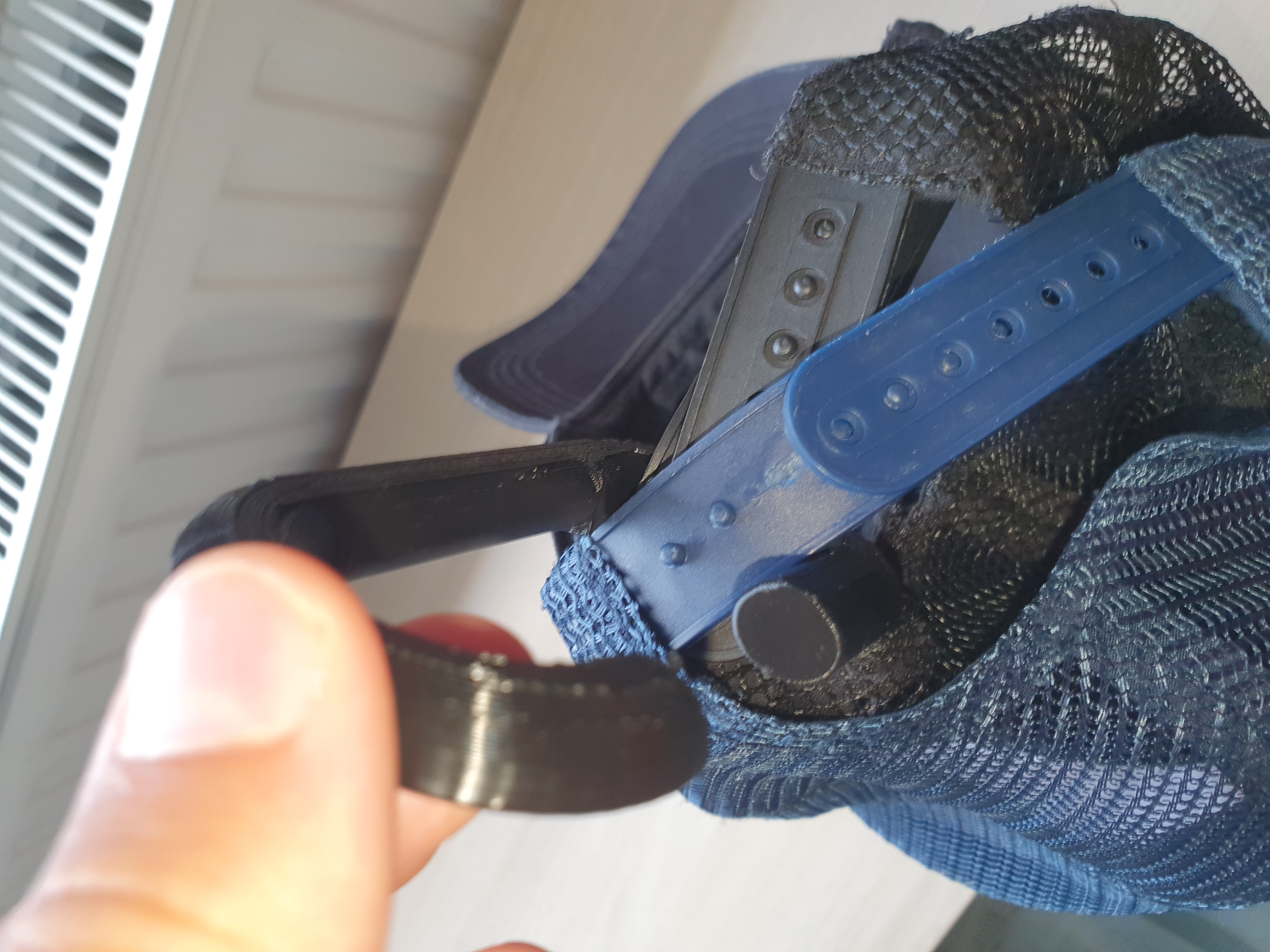 cap holder. 1 slot