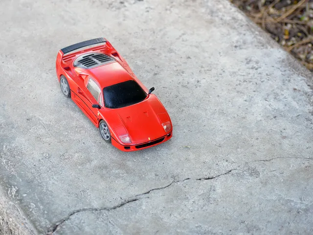 OpenZ v30 chassis with F40 body, 1:28 RC