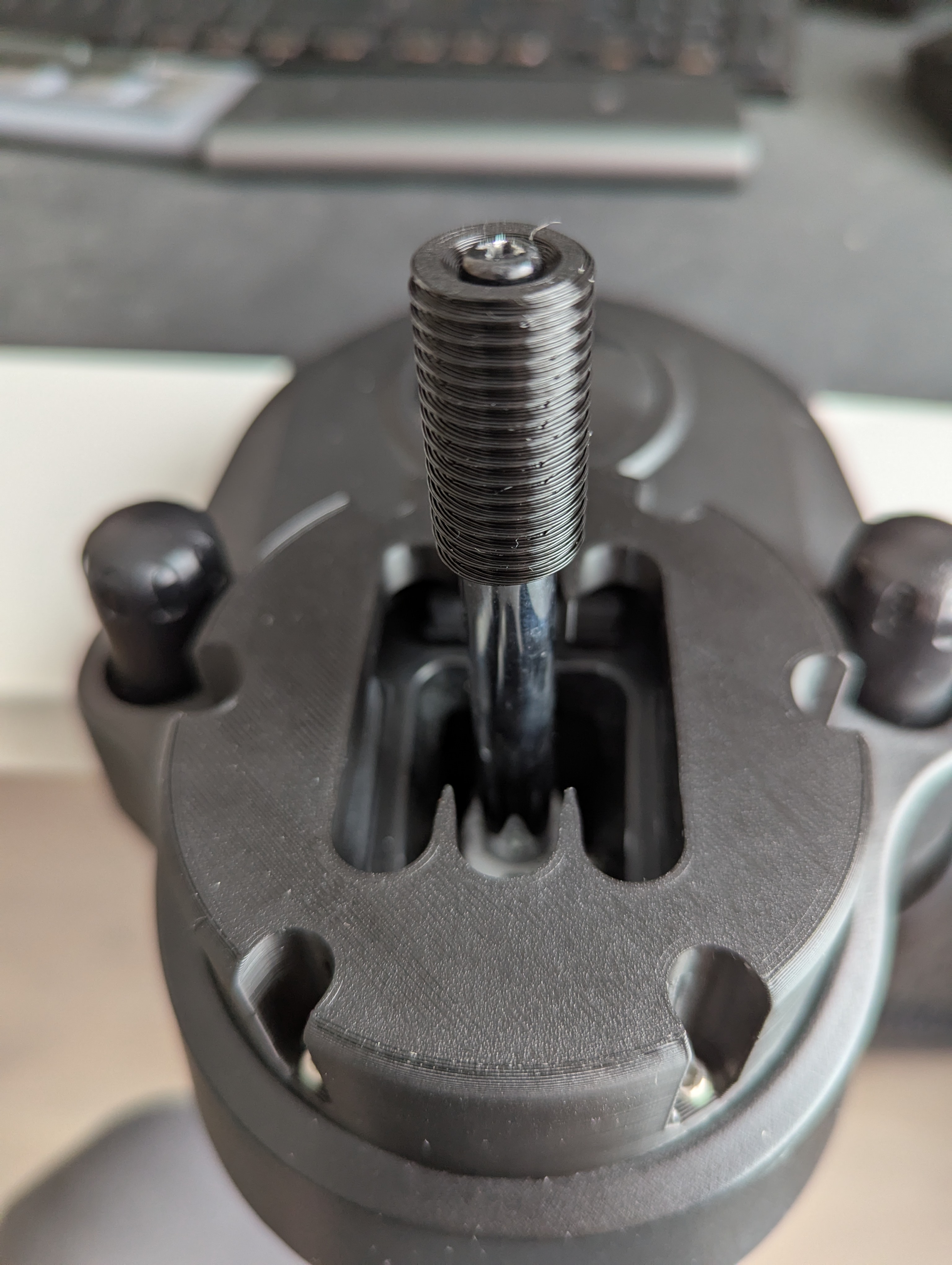Miniatura 4 do modelo 3D Logitech Gear Shifter Knobs + Adapter