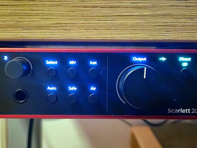 Scarlett 2i2 Studio [4Gen] under Desk mount
