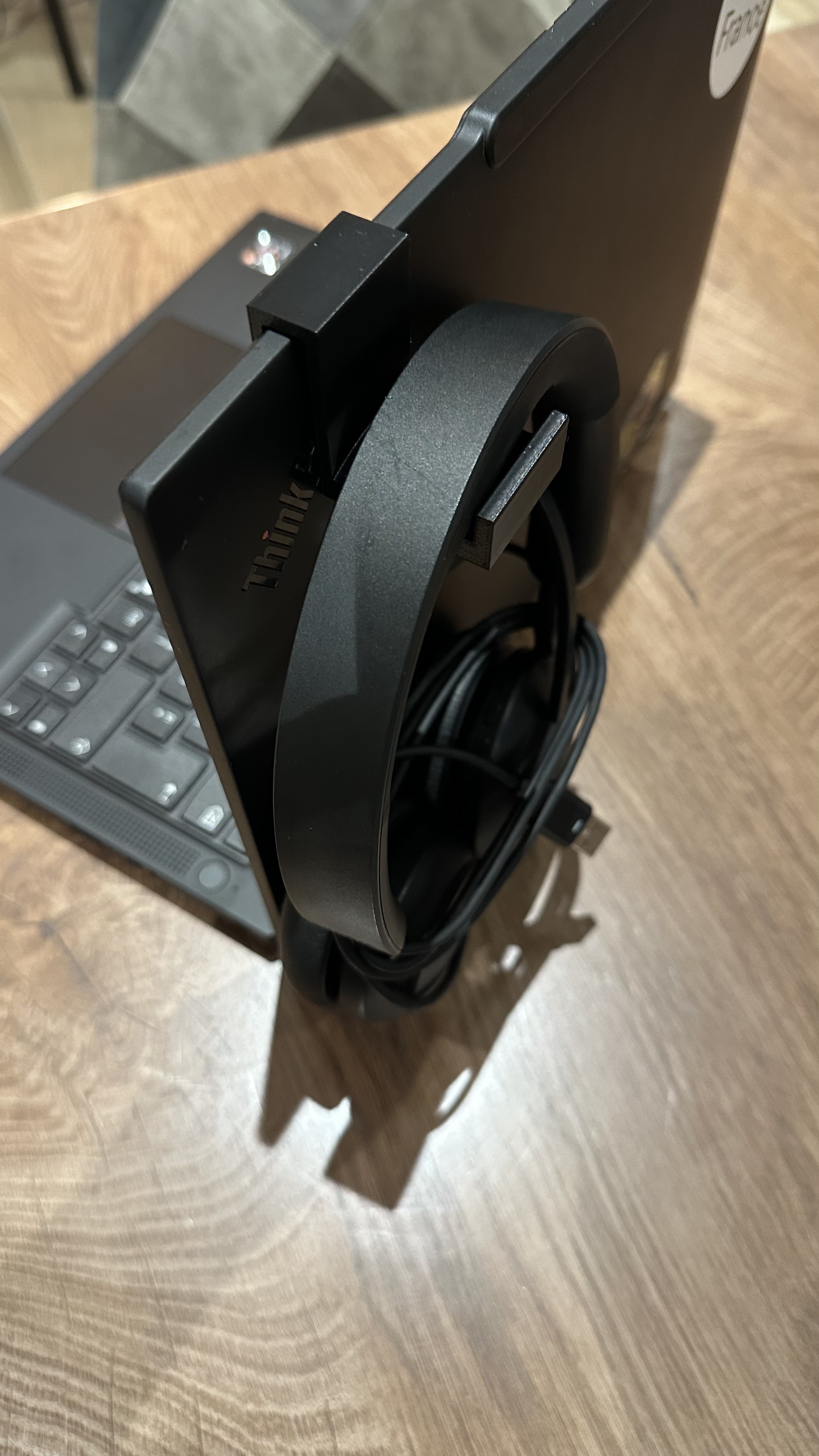 Headset holder for laptop