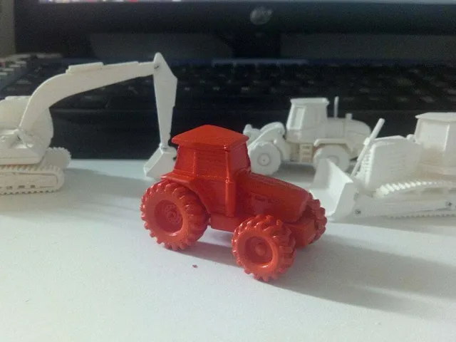 Easy to print Generic Tractor (1:100 / HO scale)