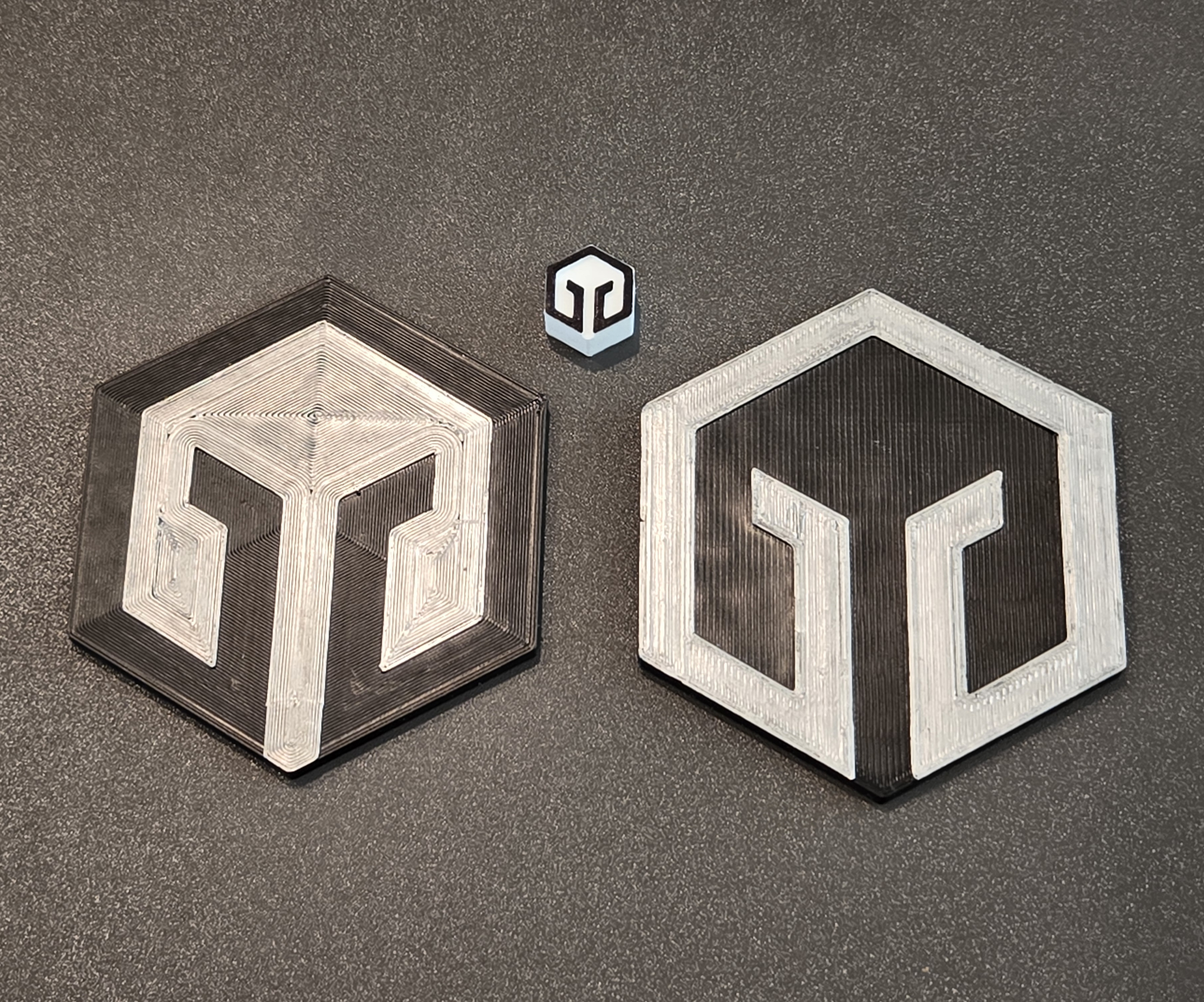 Foundation Medicine Logo Magnet holder and Coasters Plates