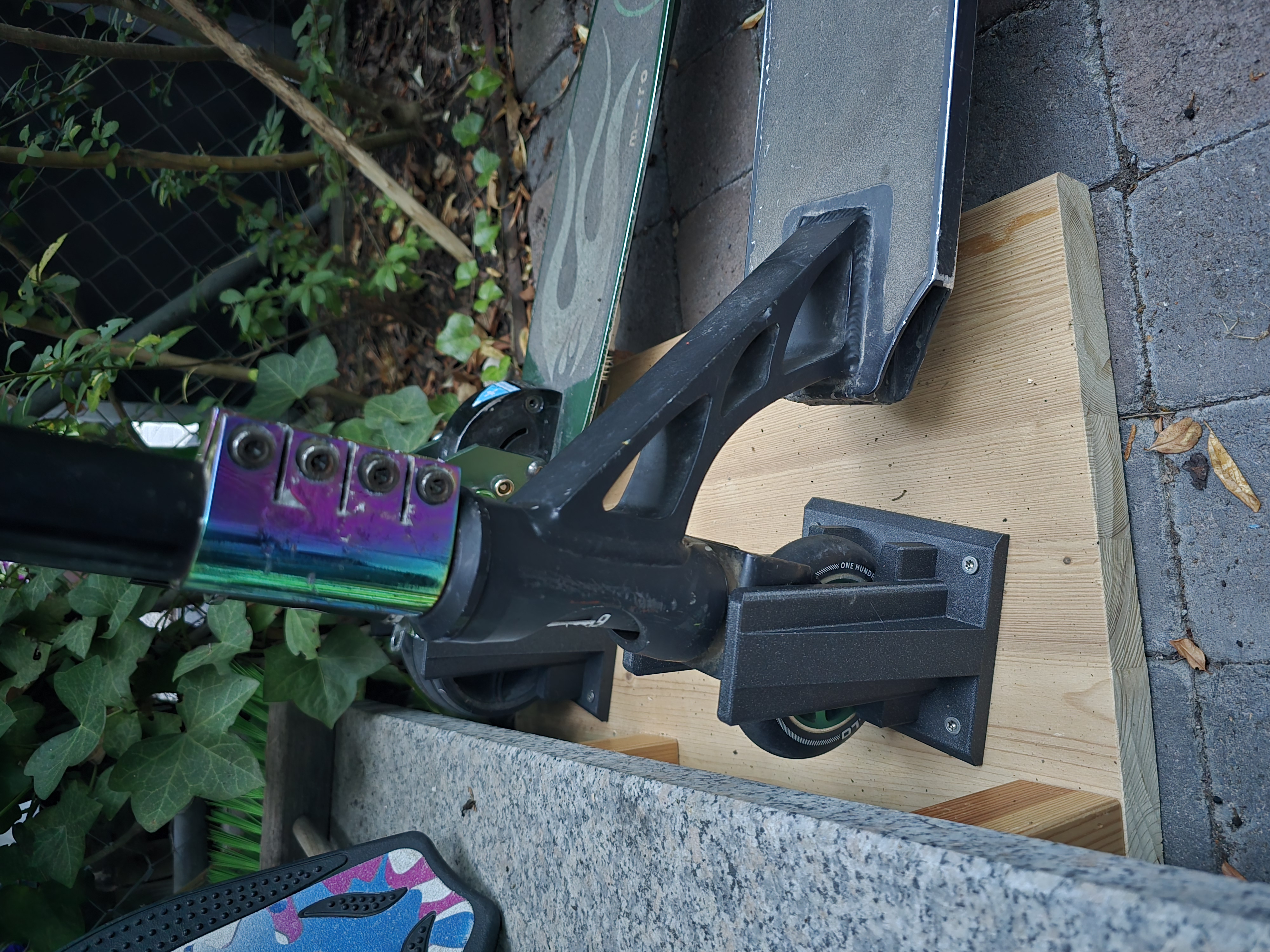 Apollo Scooter Stand
